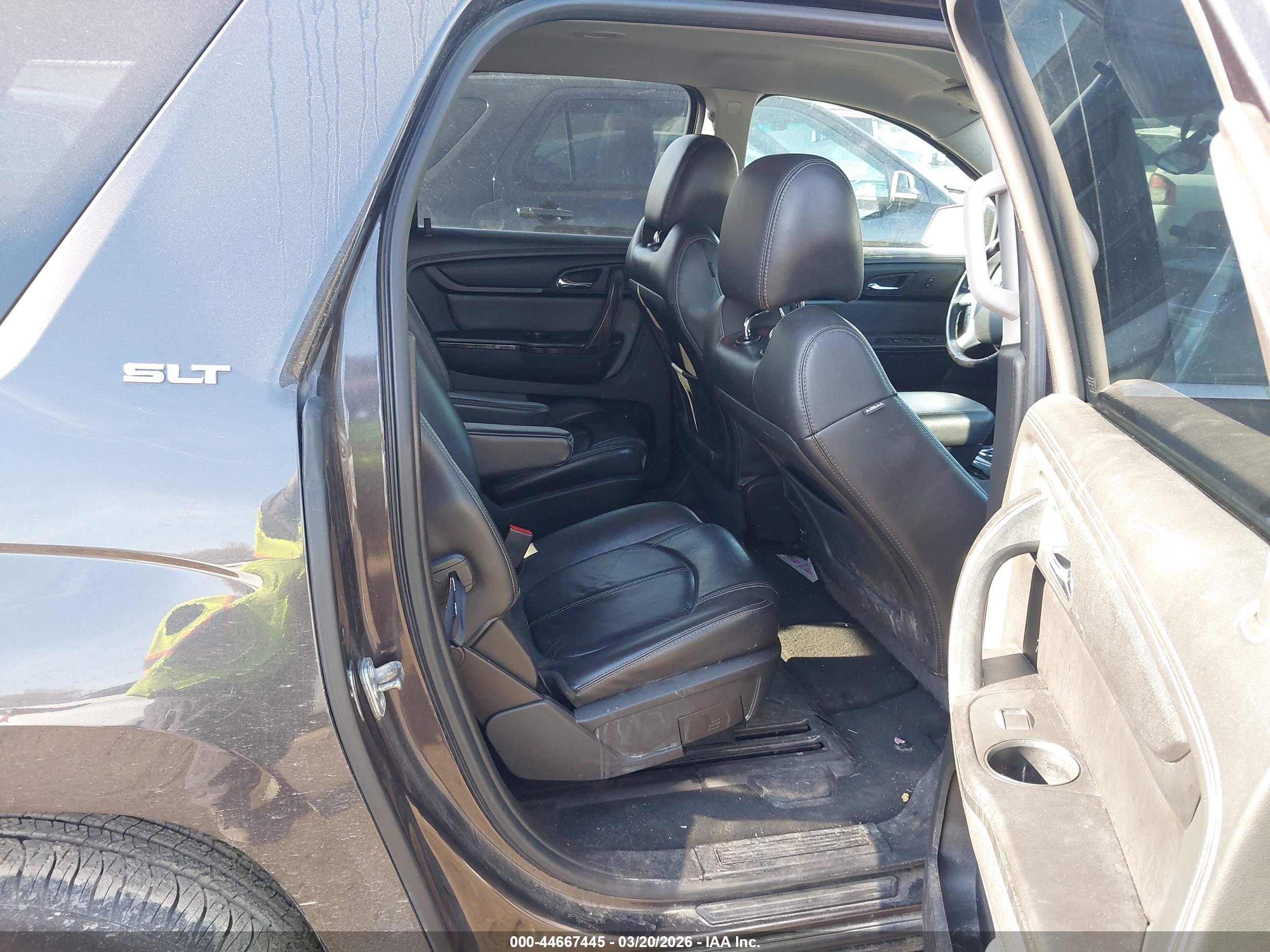 GMC ACADIA image 8
