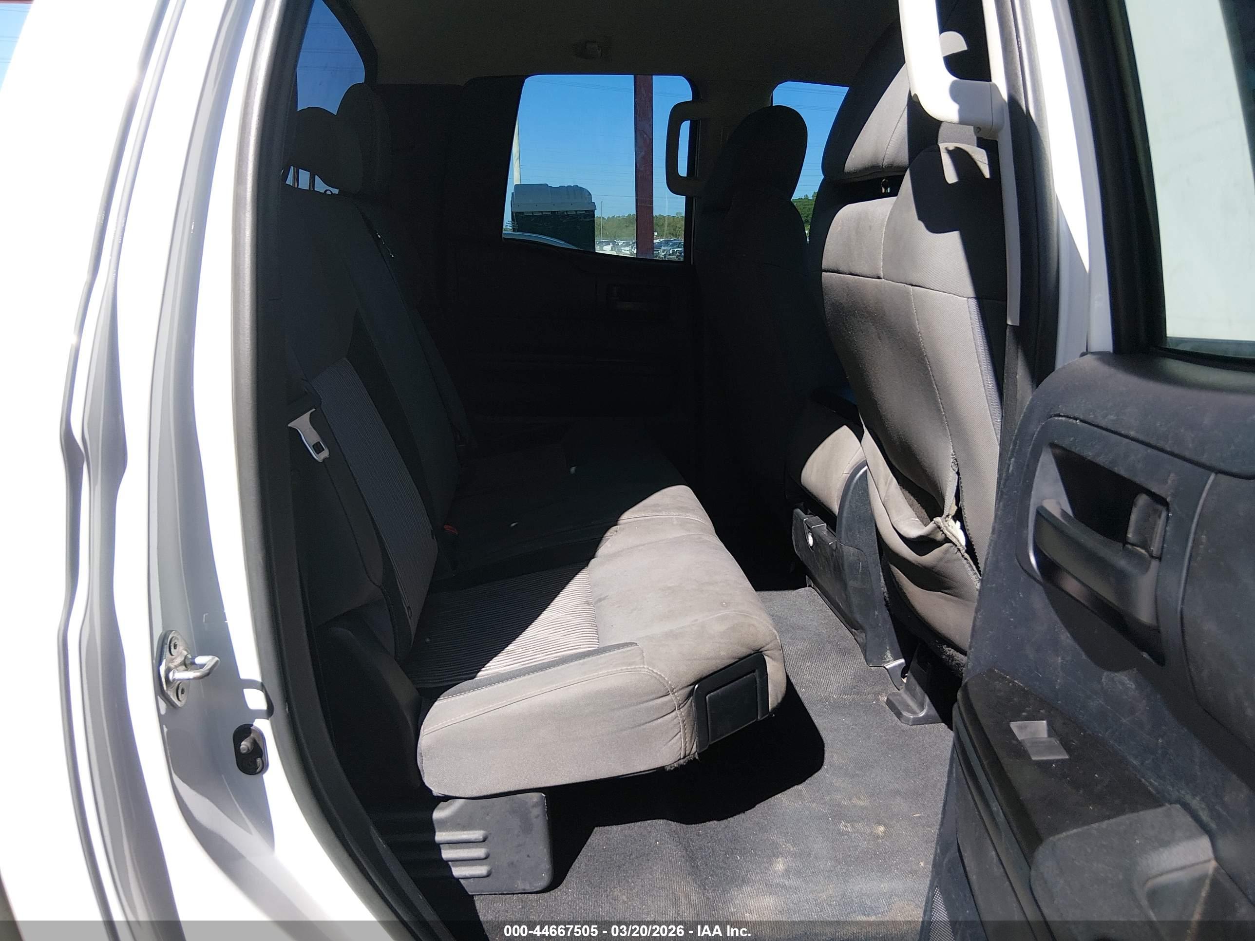 TOYOTA TUNDRA image 8