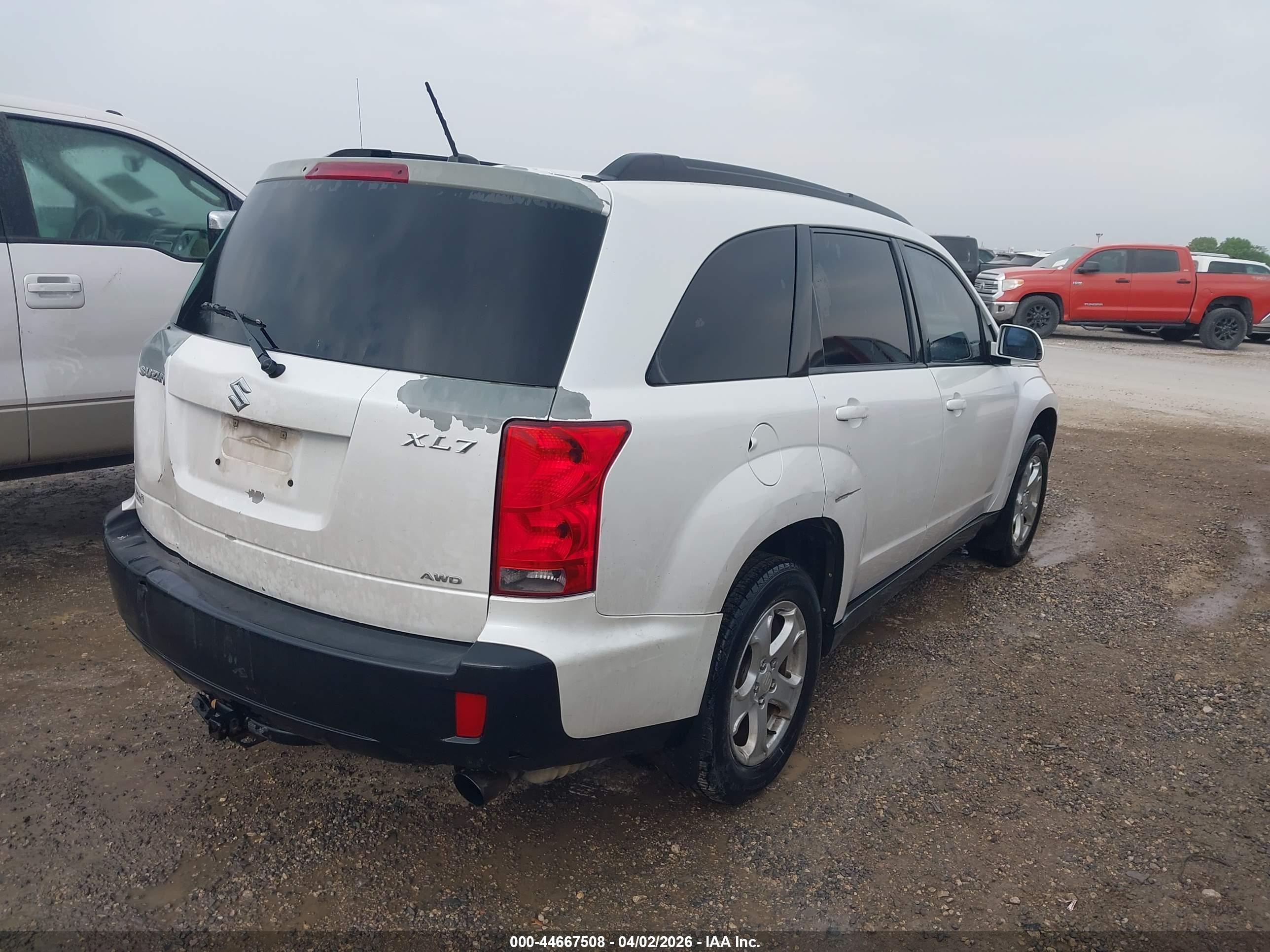 SUZUKI XL7 image 4