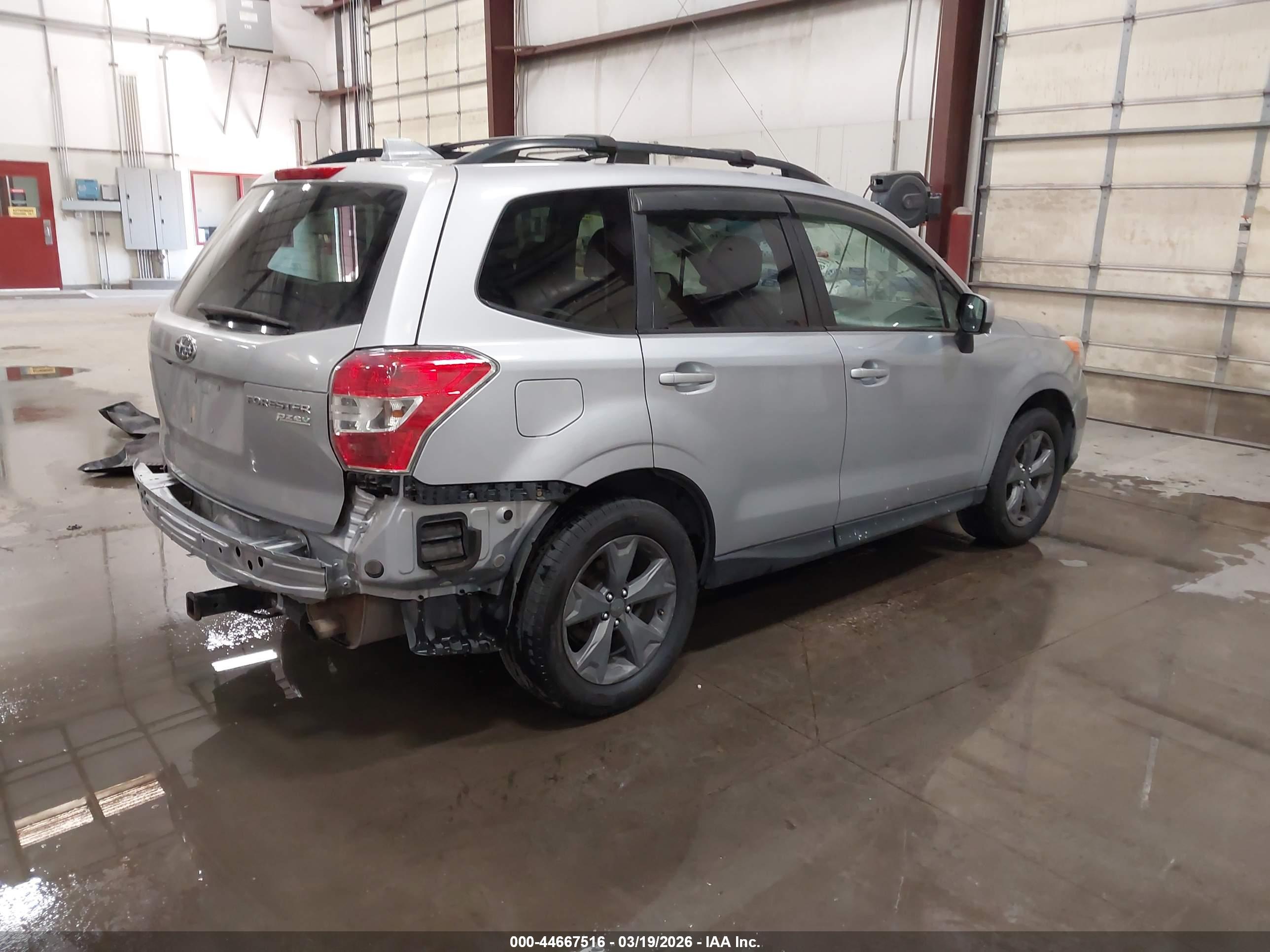 SUBARU FORESTER image 4