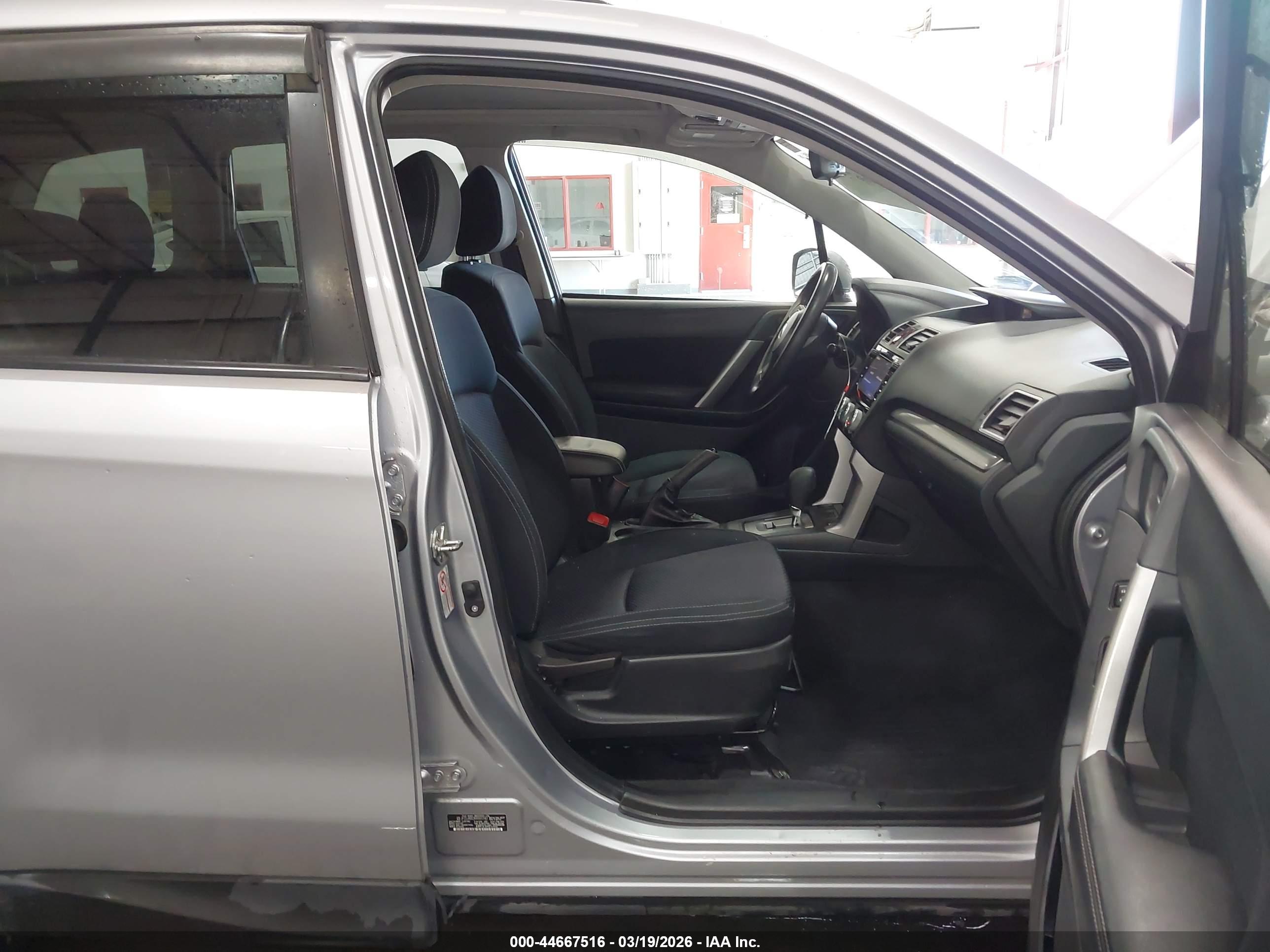 SUBARU FORESTER image 5