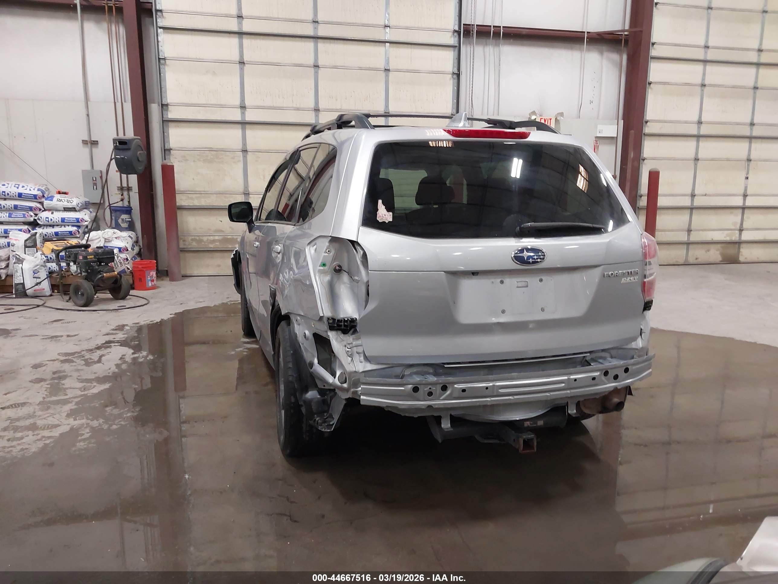 SUBARU FORESTER image 6