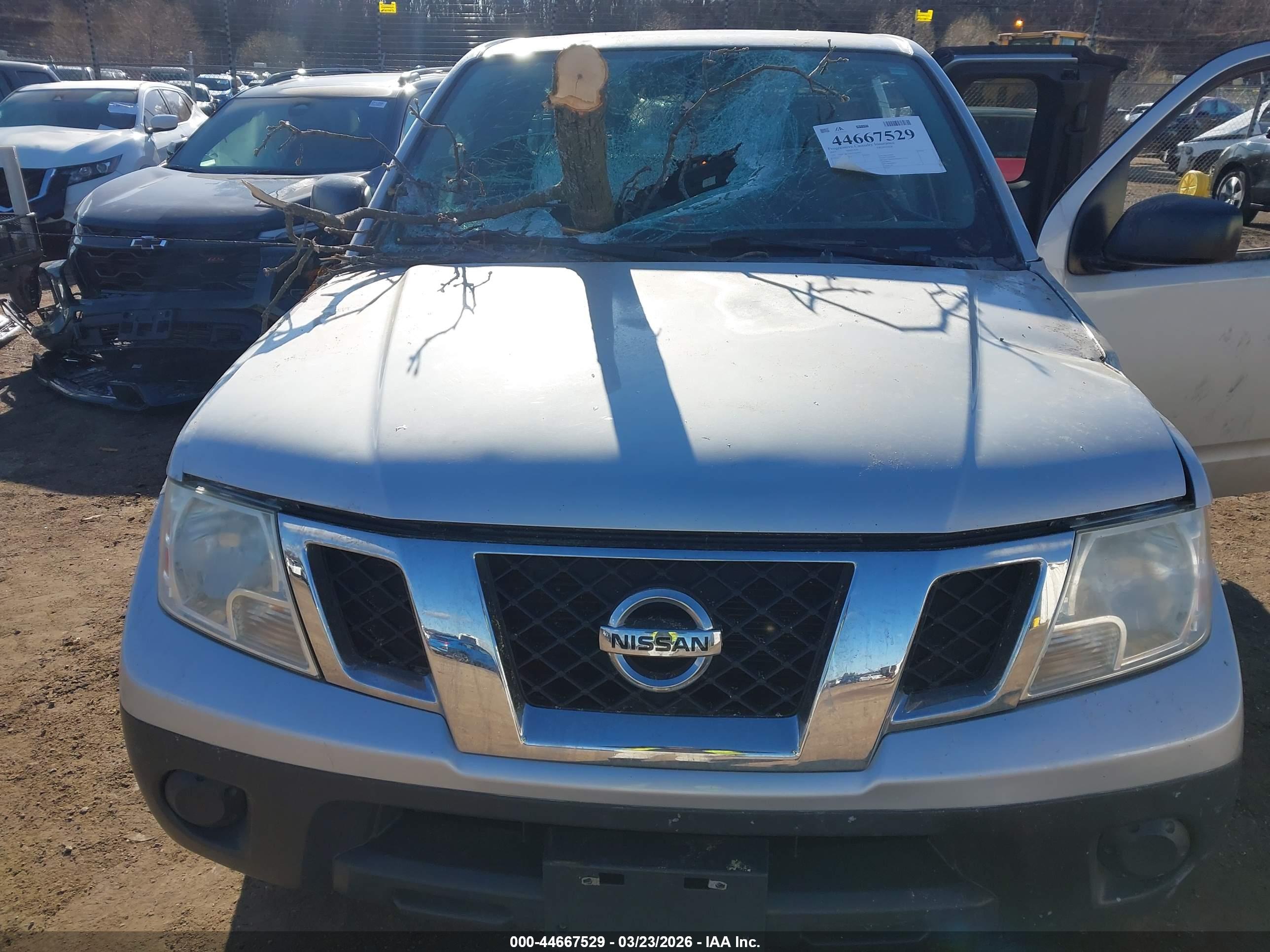 NISSAN FRONTIER image 10