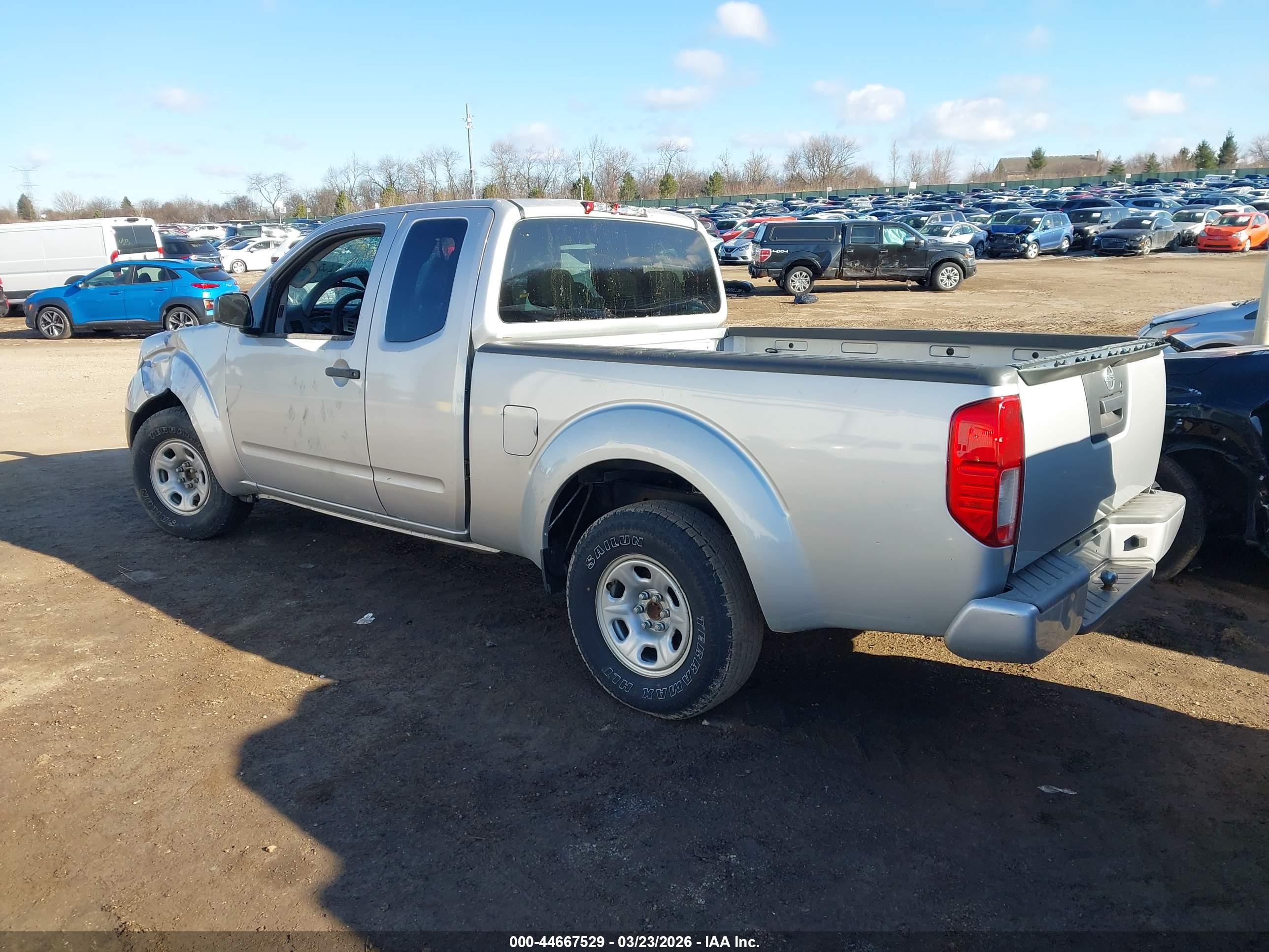 NISSAN FRONTIER image 3