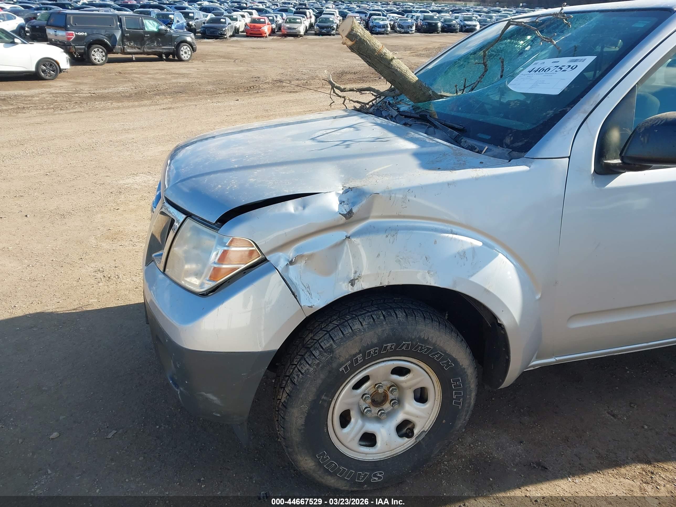 NISSAN FRONTIER image 6