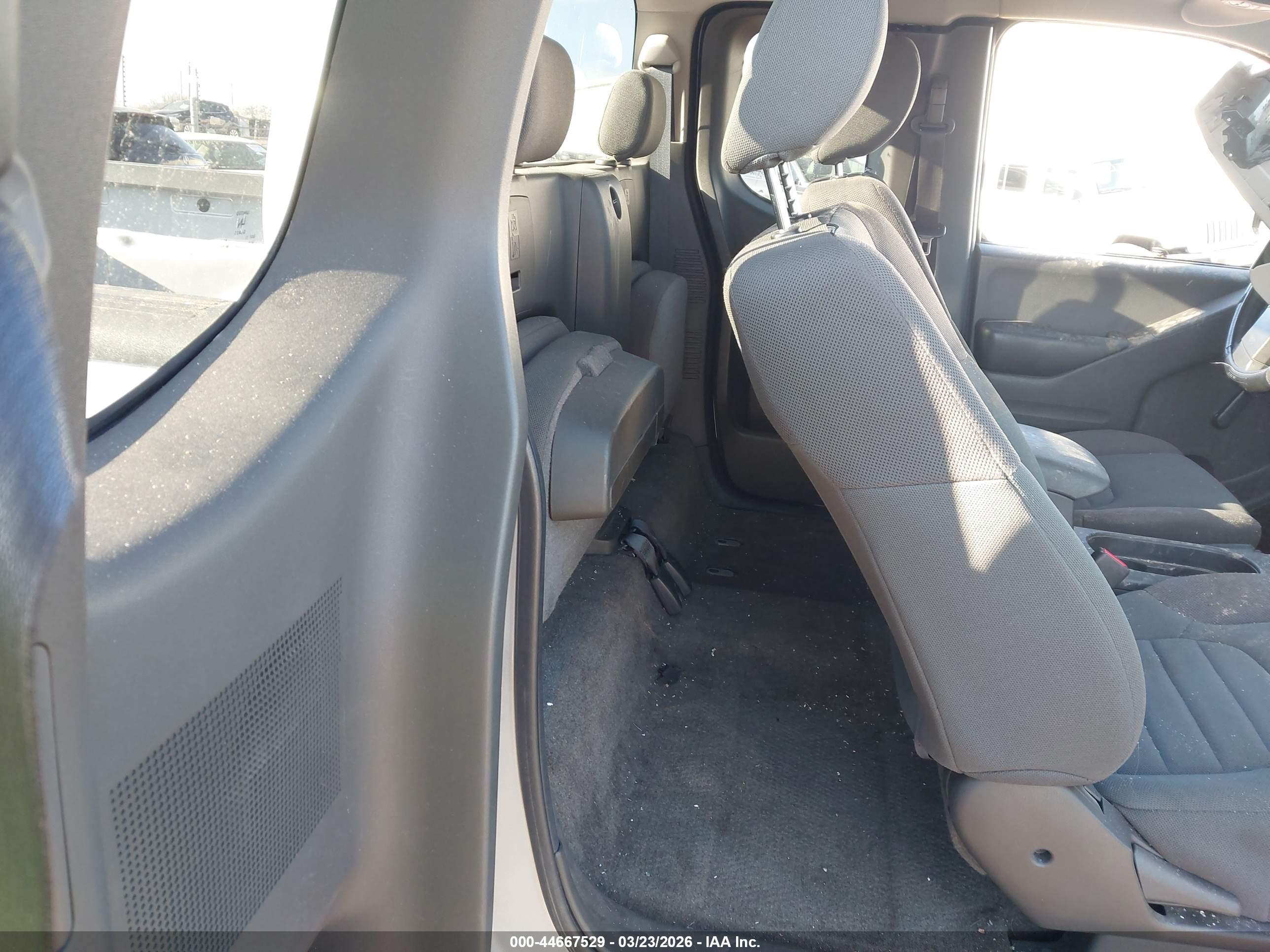NISSAN FRONTIER image 8