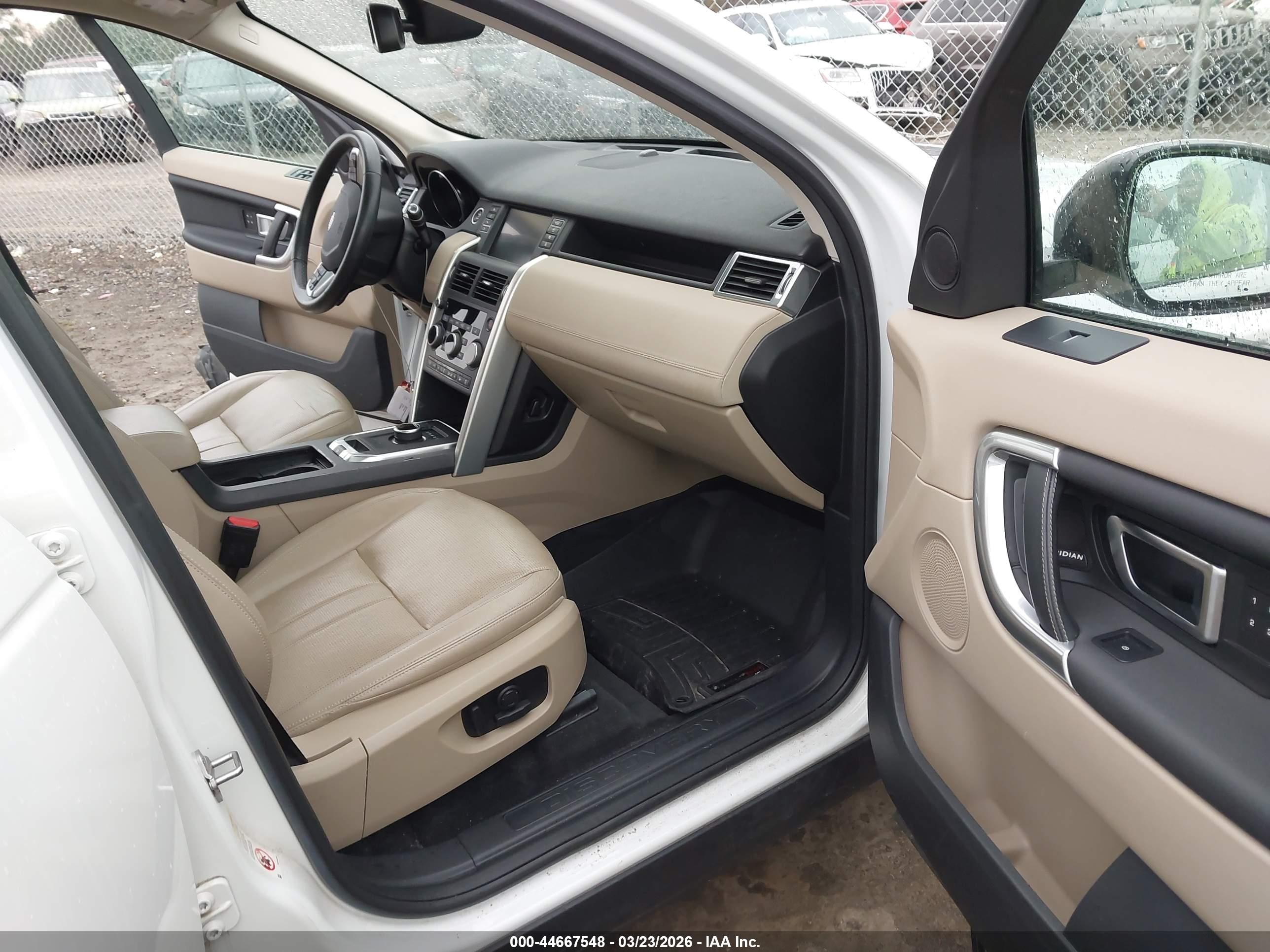 LAND ROVER image 5