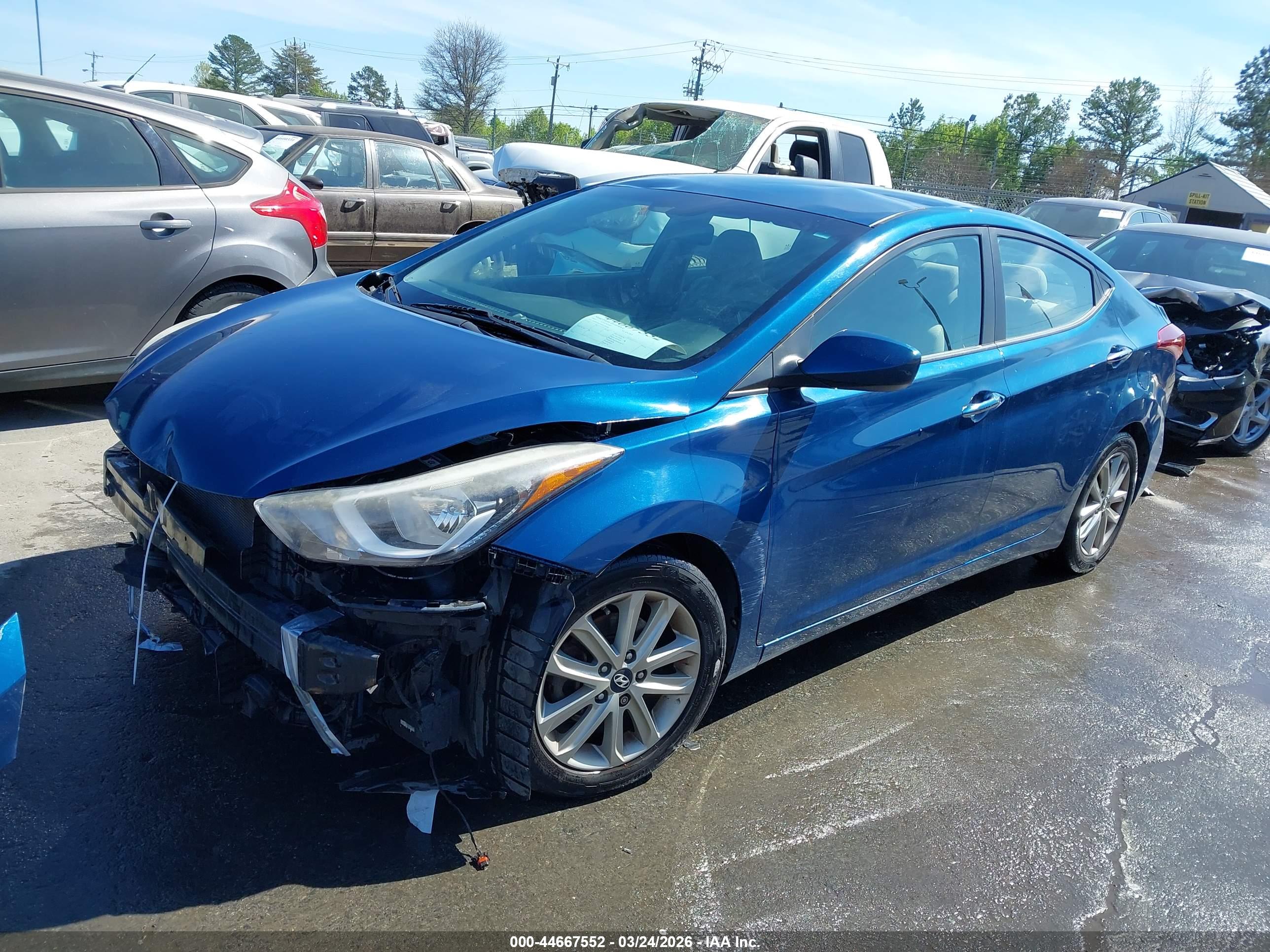 HYUNDAI ELANTRA image 2
