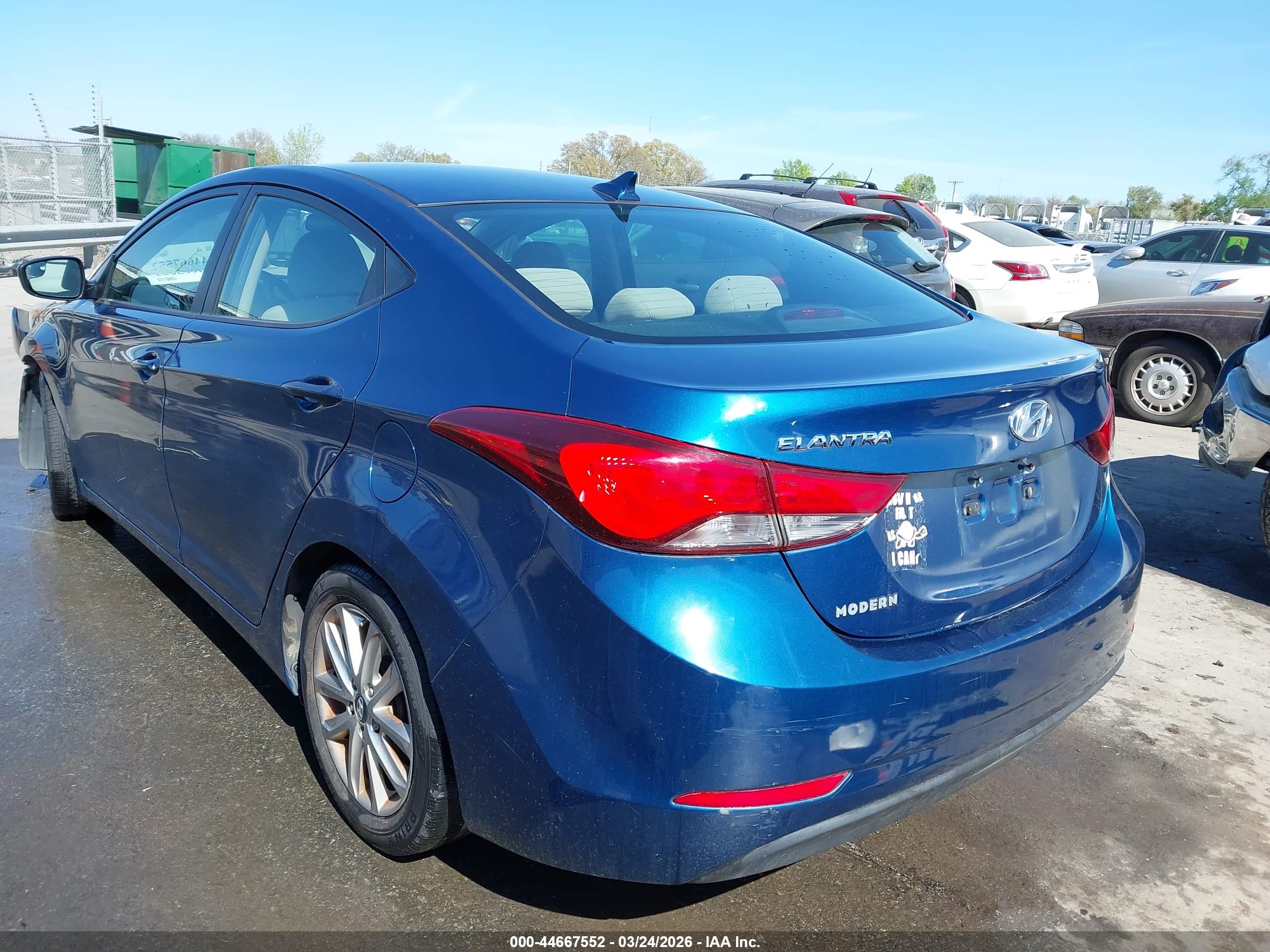 HYUNDAI ELANTRA image 3