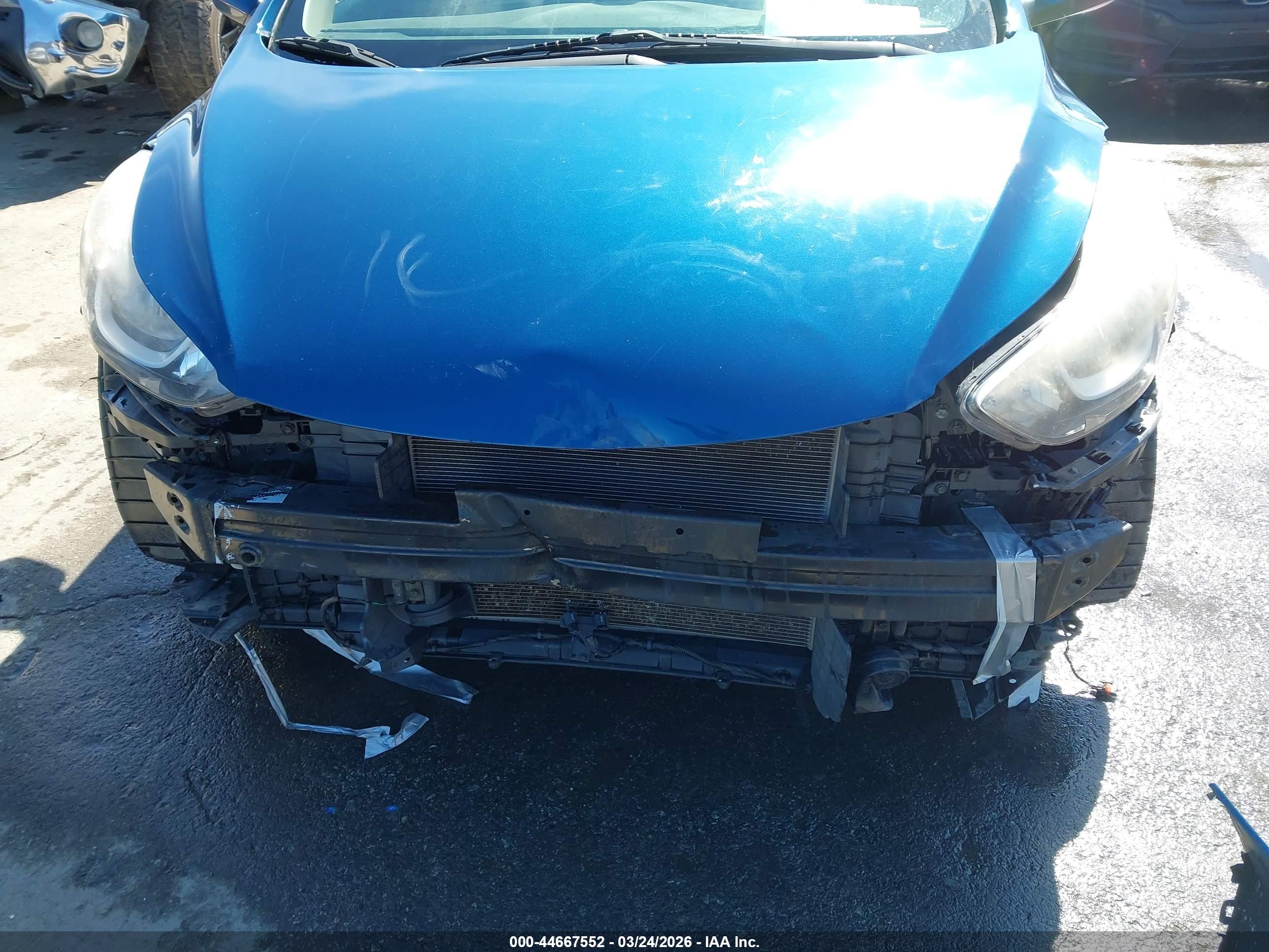 HYUNDAI ELANTRA image 6
