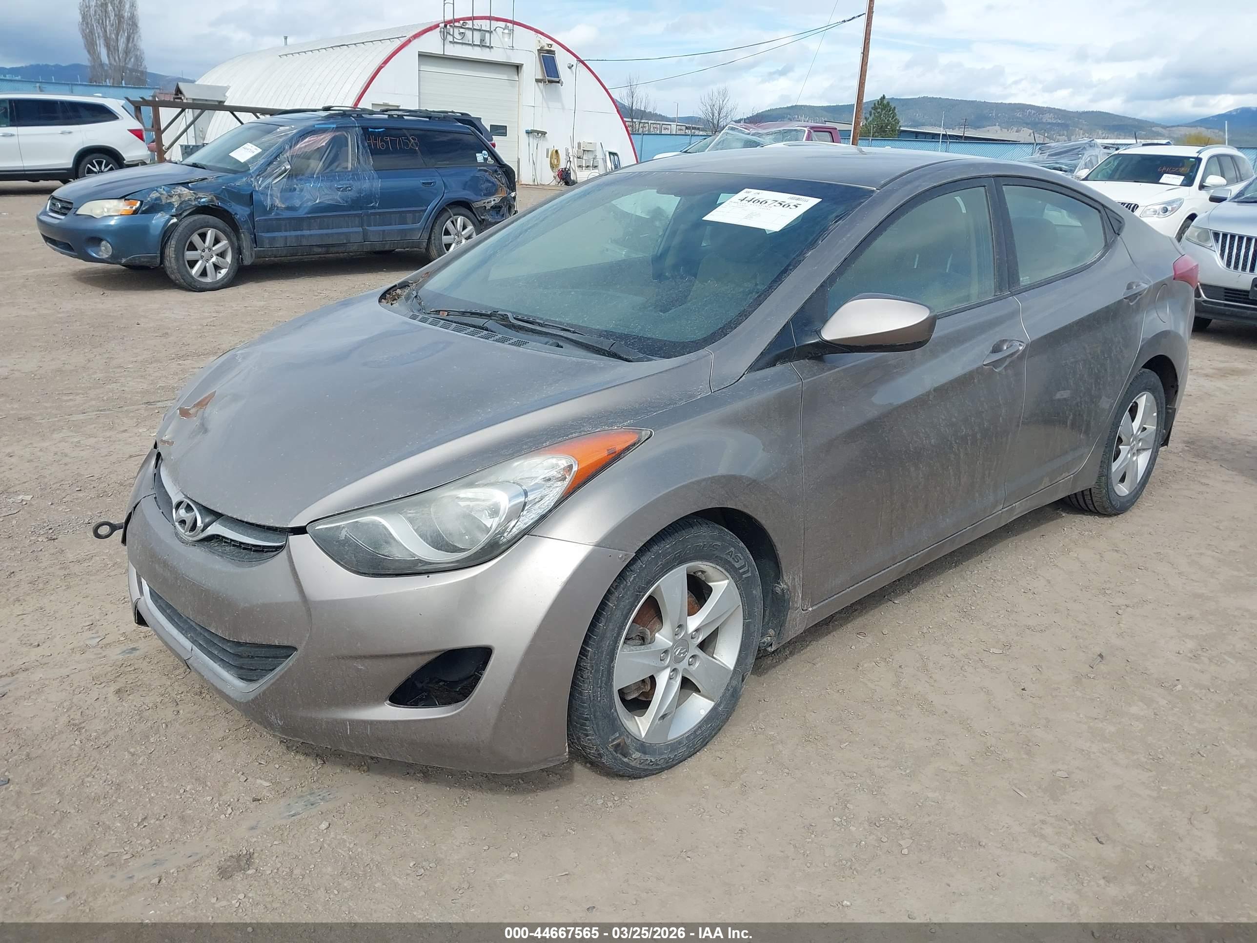 HYUNDAI ELANTRA image 2