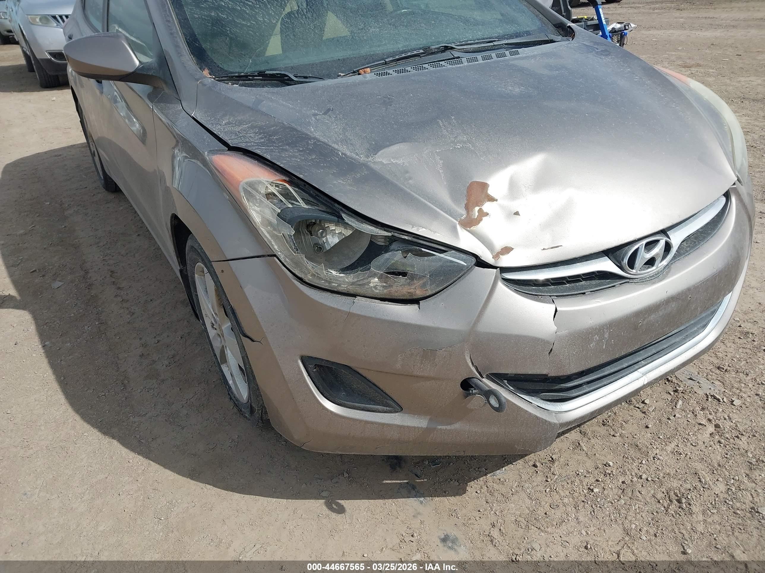 HYUNDAI ELANTRA image 6