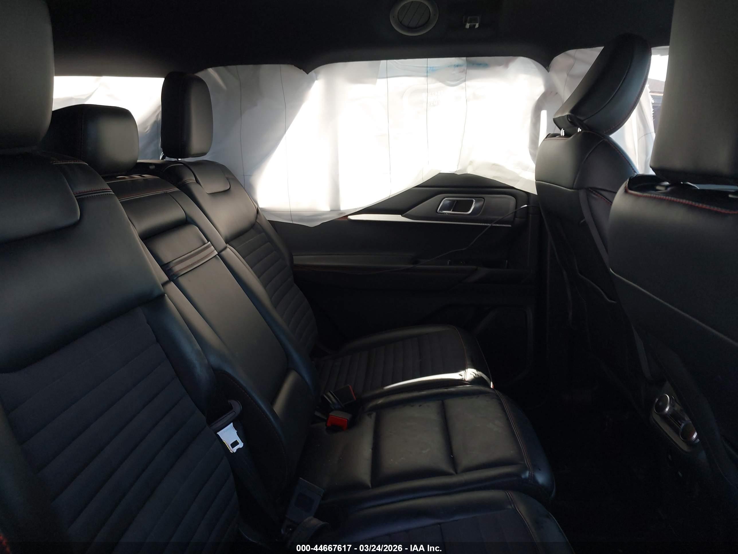 FORD EXPLORER image 8