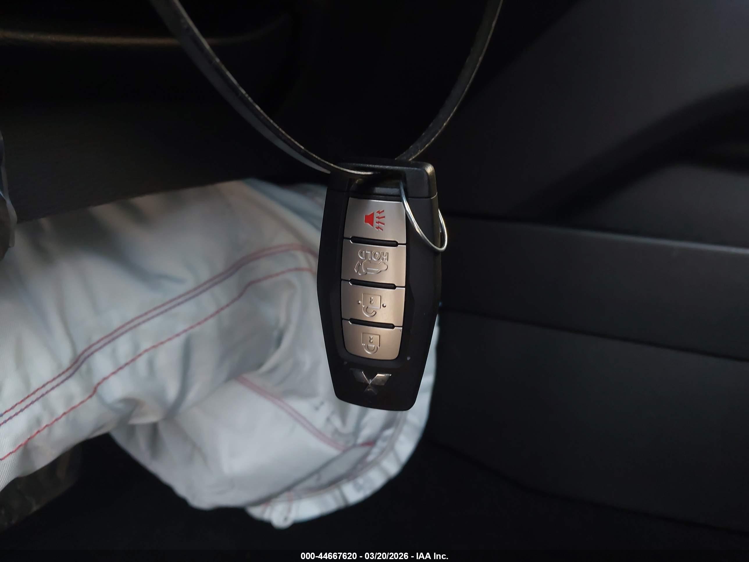 MITSUBISHI OUTLANDER image 11