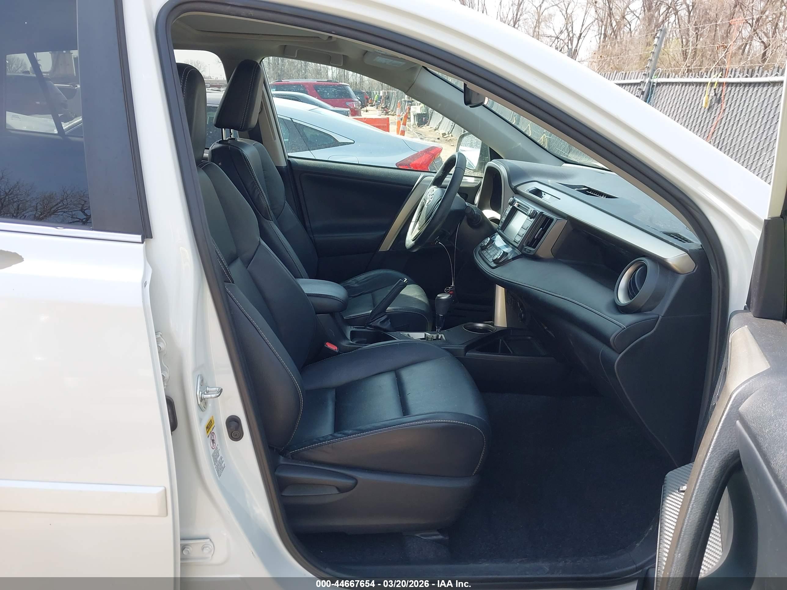 TOYOTA RAV4 image 5