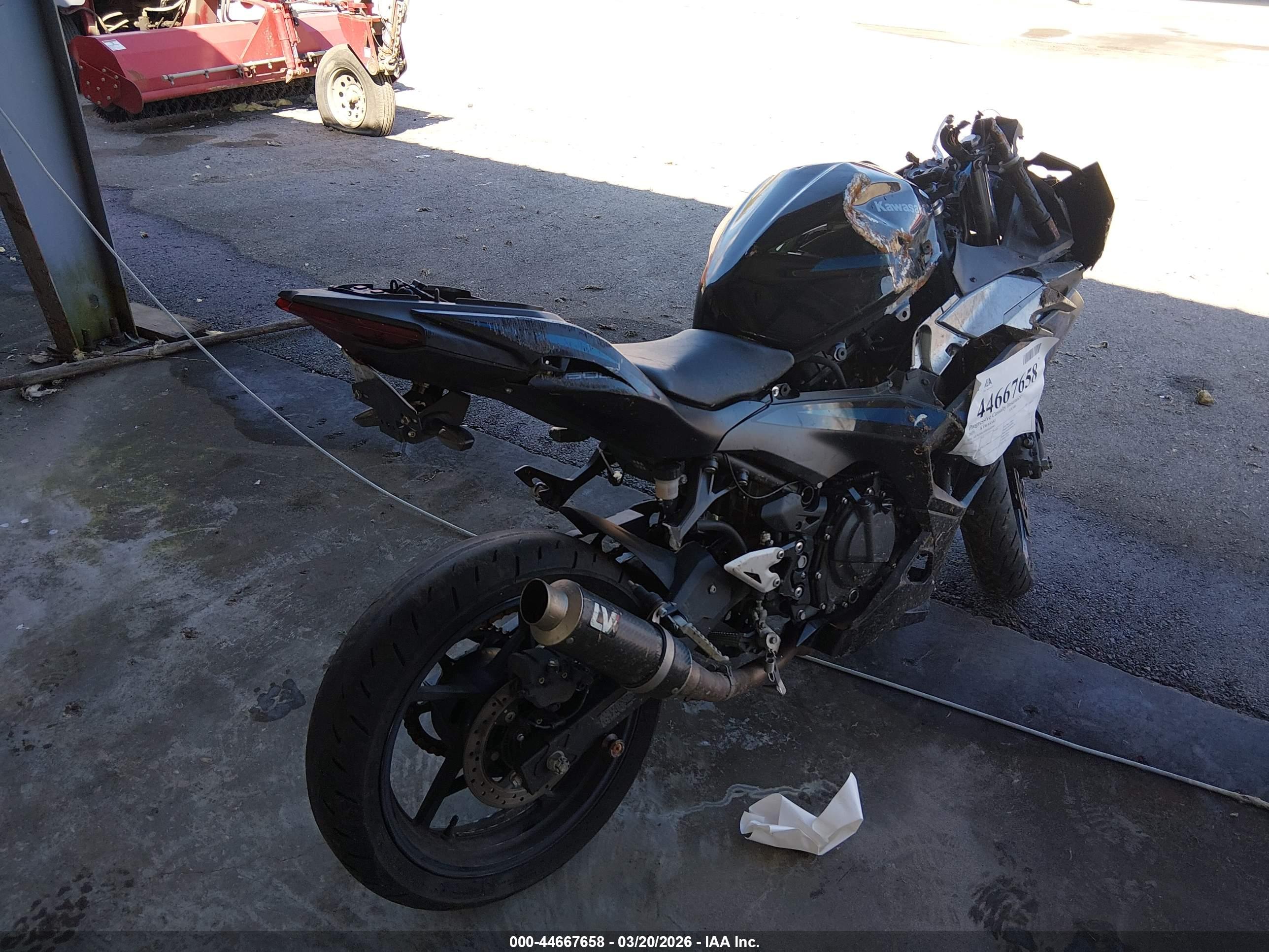KAWASAKI EX500 image 4