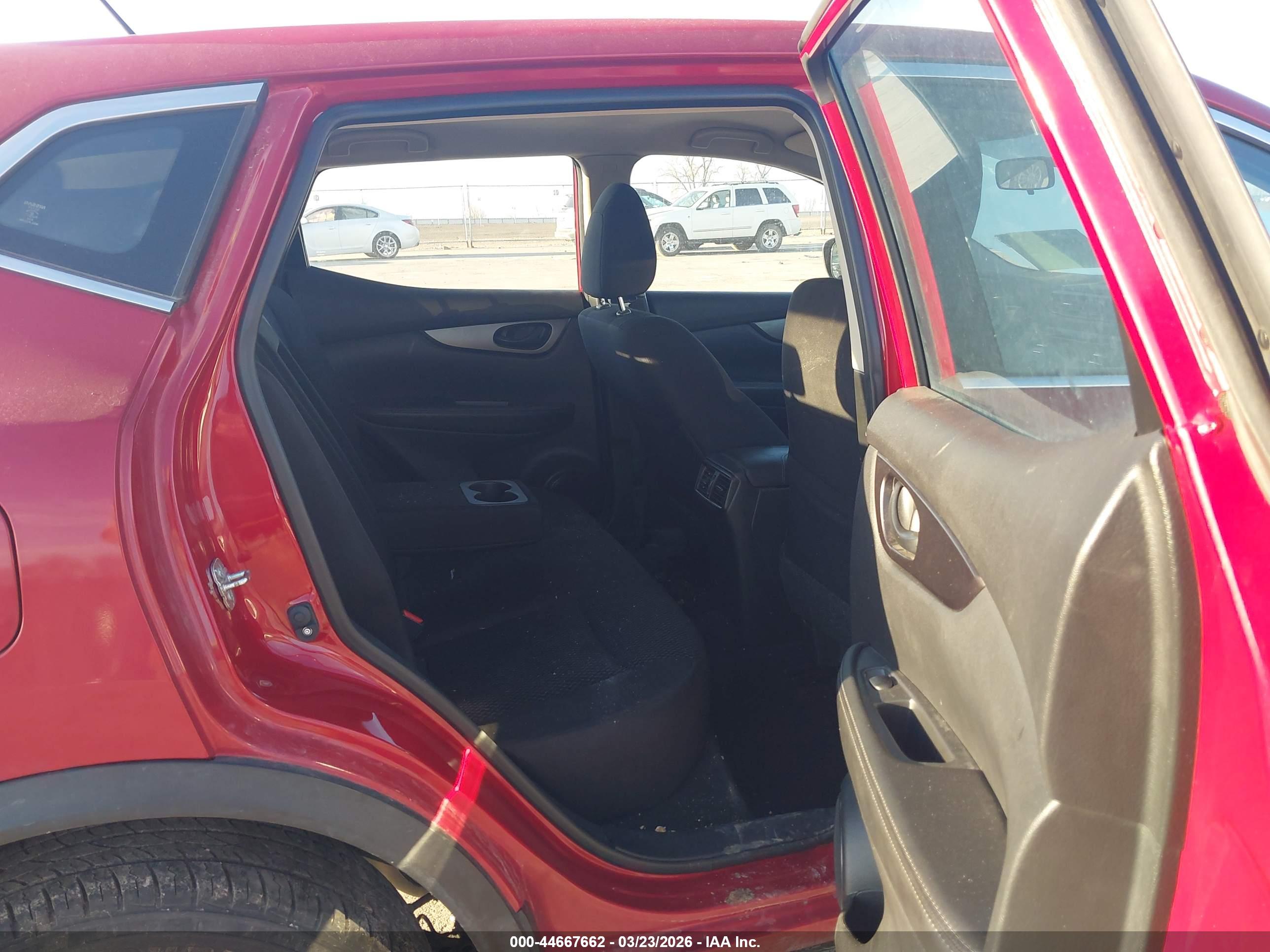 NISSAN ROGUE image 8