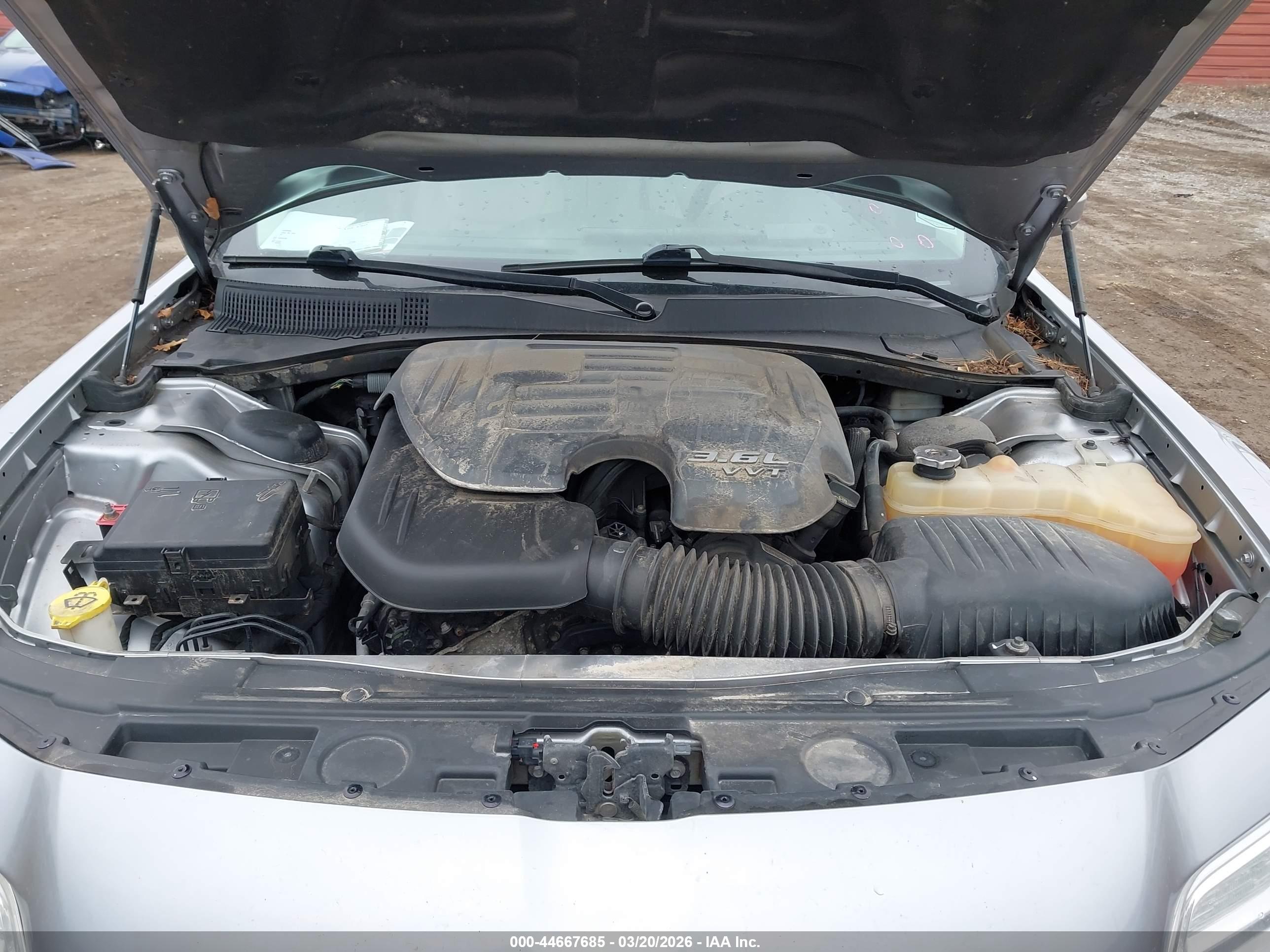 CHRYSLER 300 image 10
