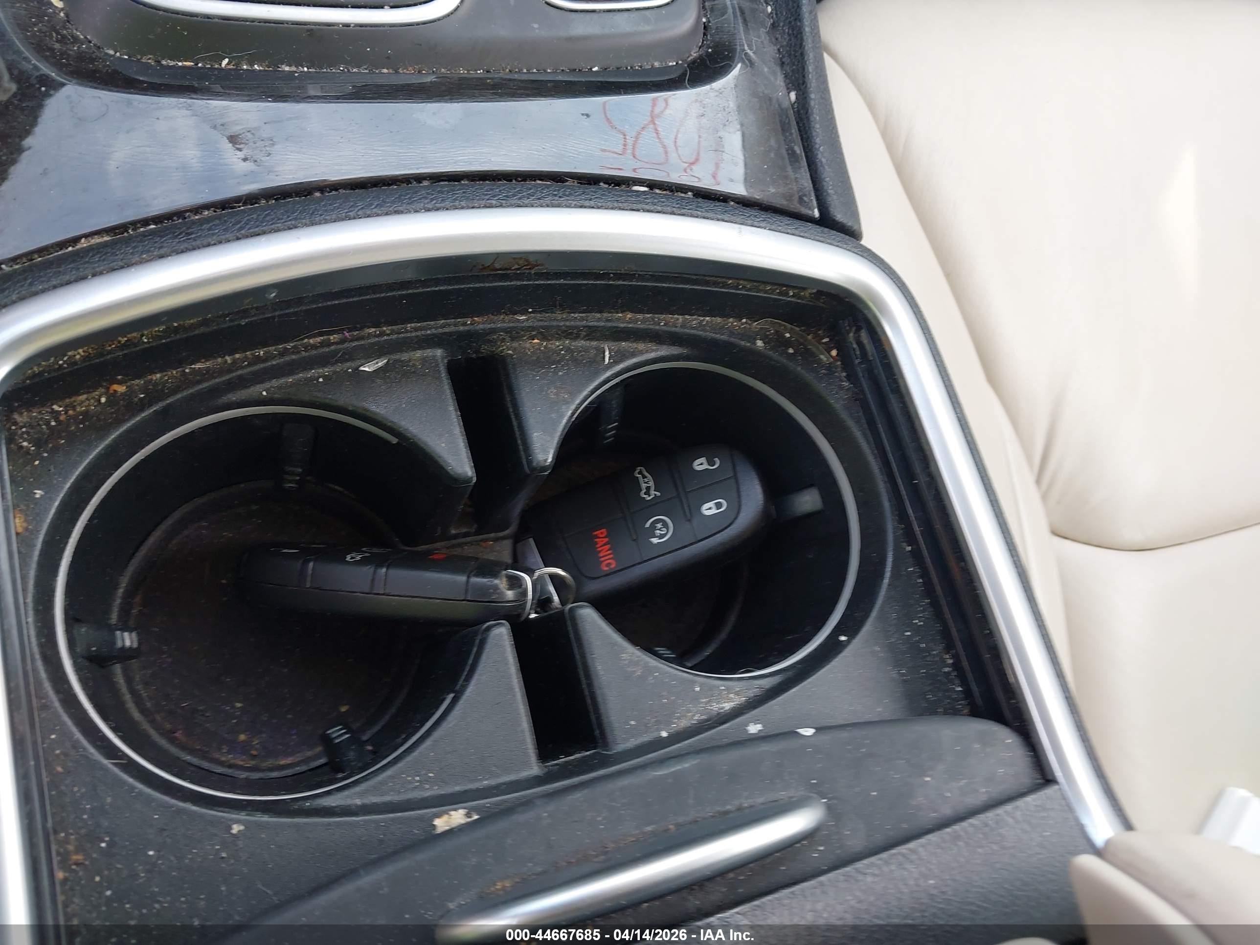 CHRYSLER 300 image 11
