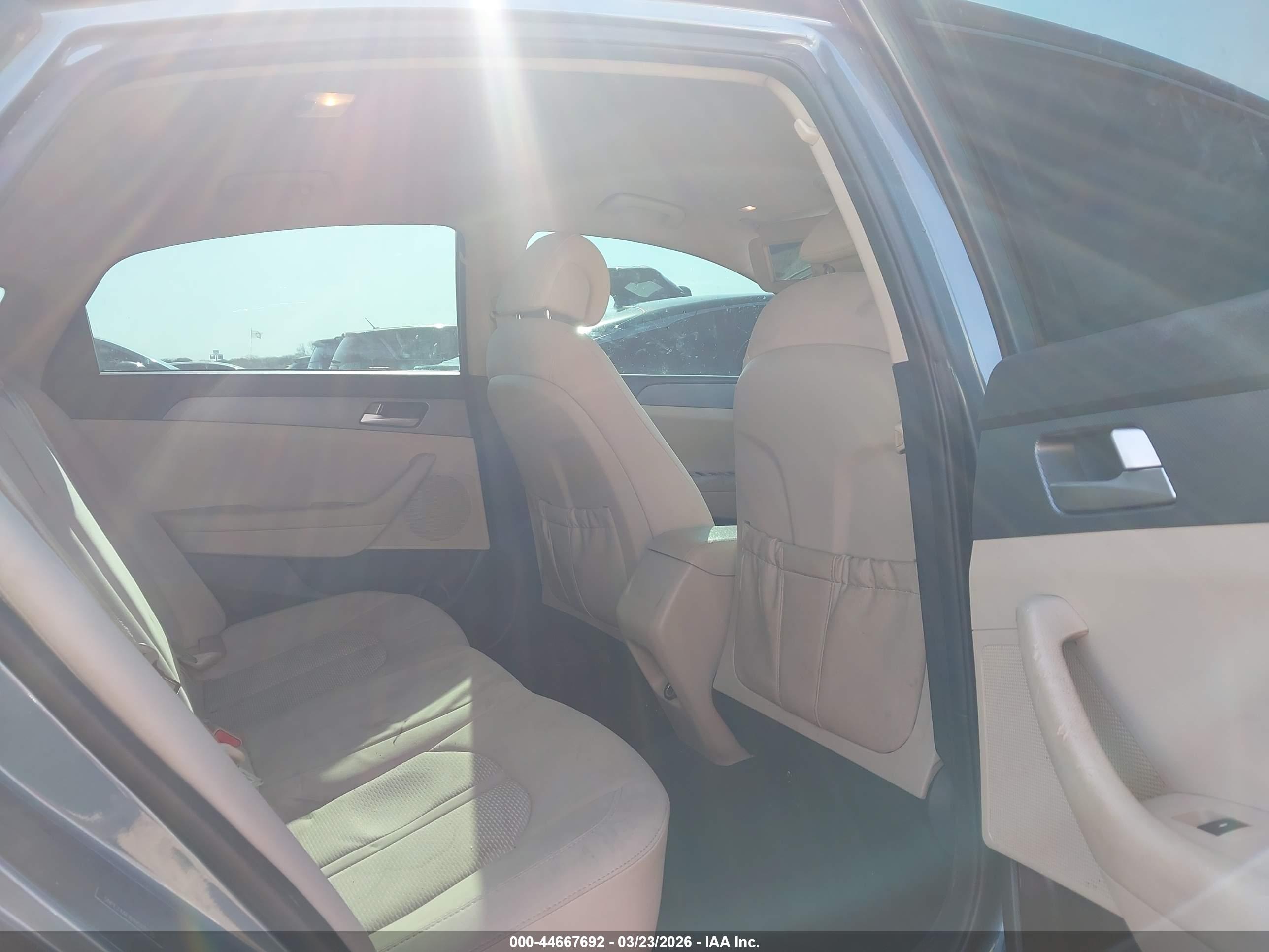 HYUNDAI SONATA image 8