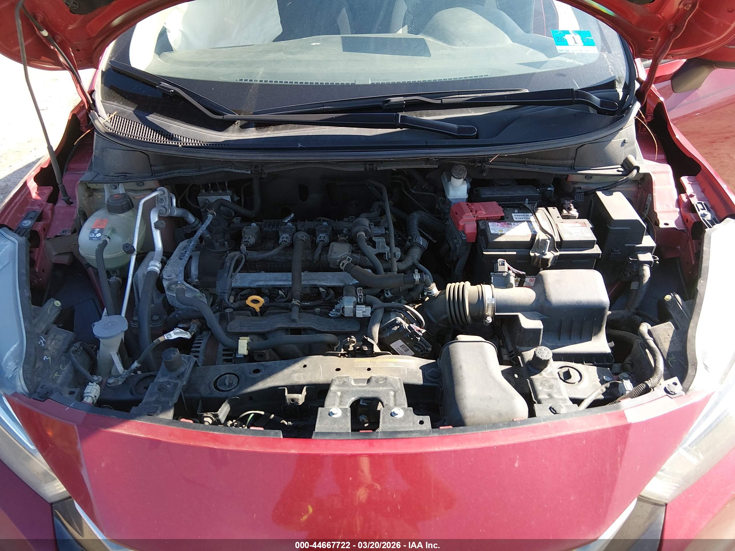 NISSAN VERSA image 10