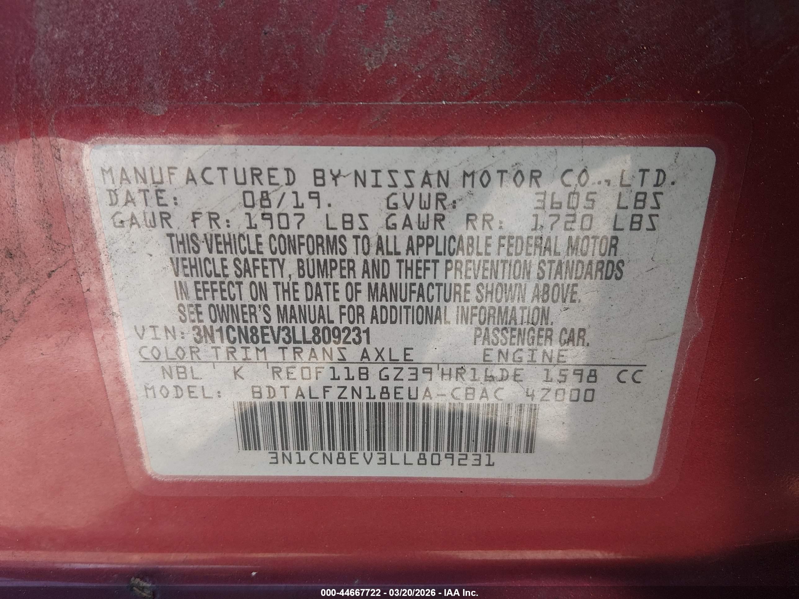 NISSAN VERSA image 9