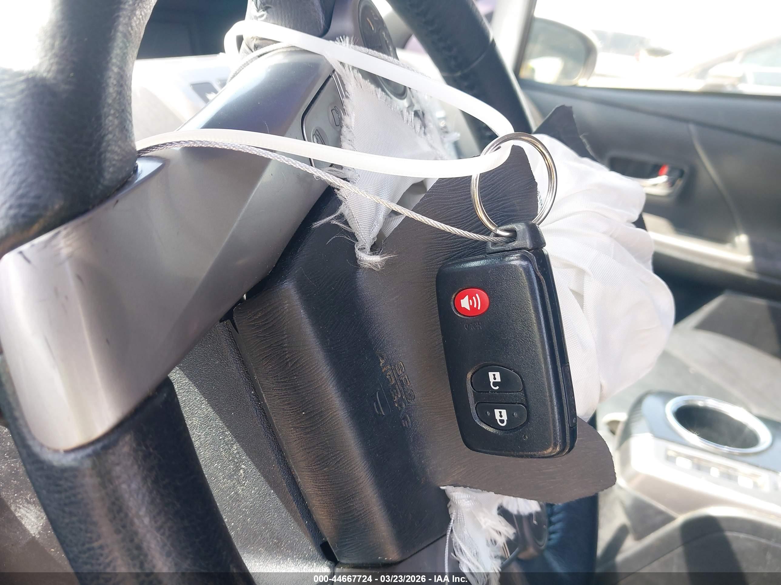 TOYOTA PRIUS image 11