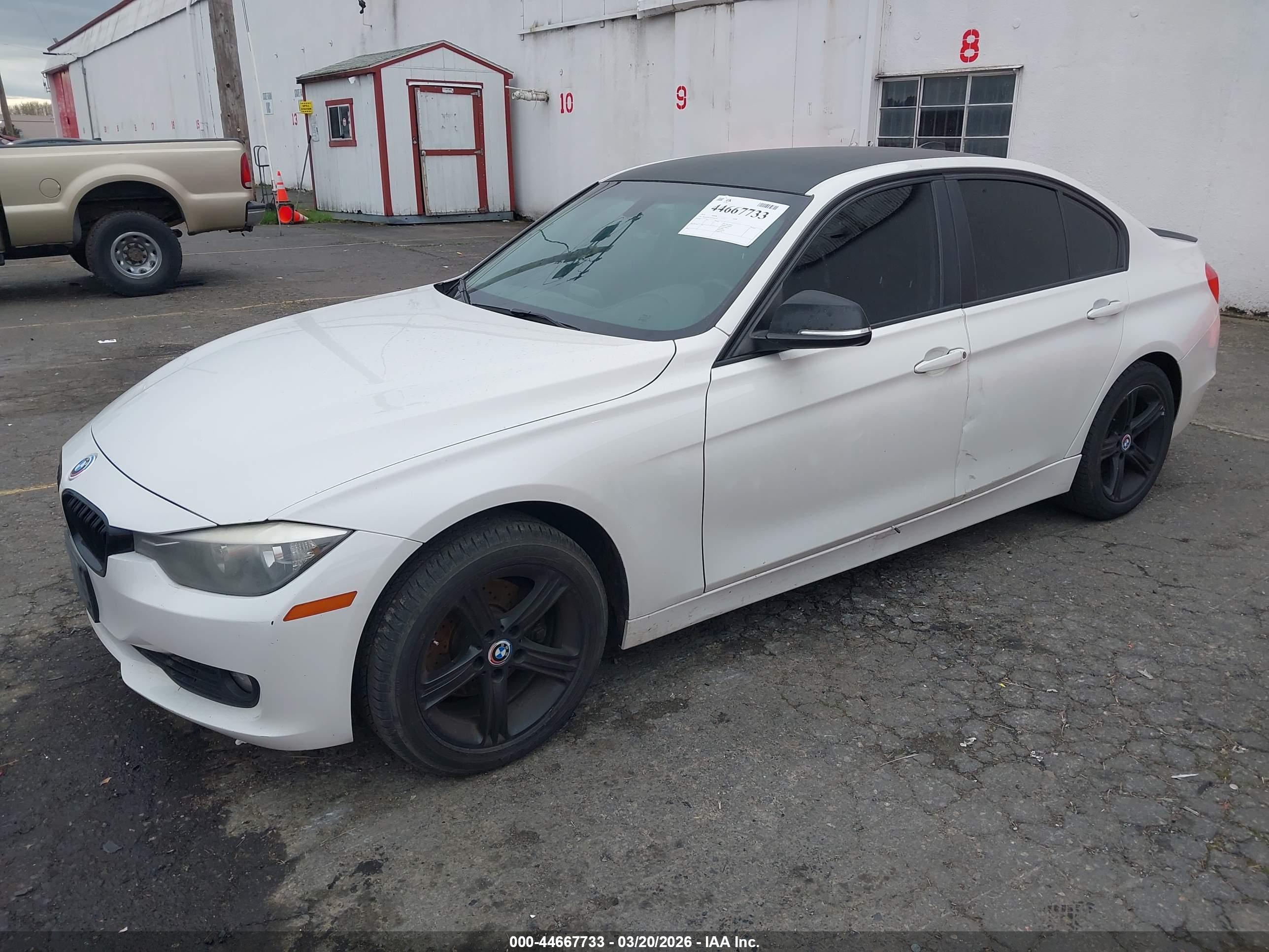 BMW 328I image 2
