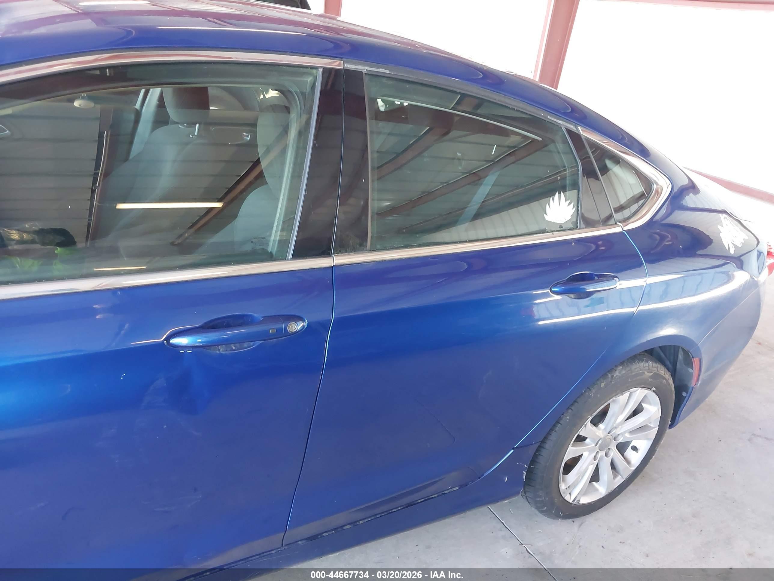 CHRYSLER 200 image 6