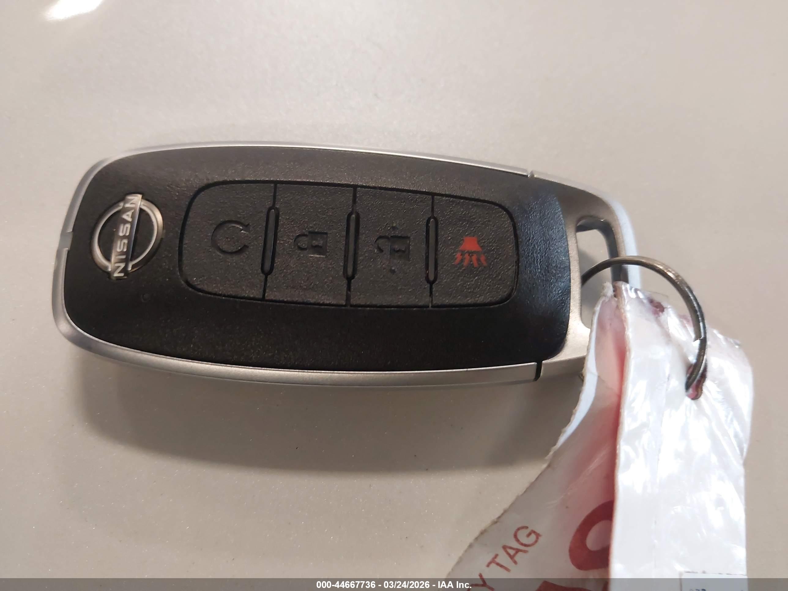 NISSAN ROGUE image 11