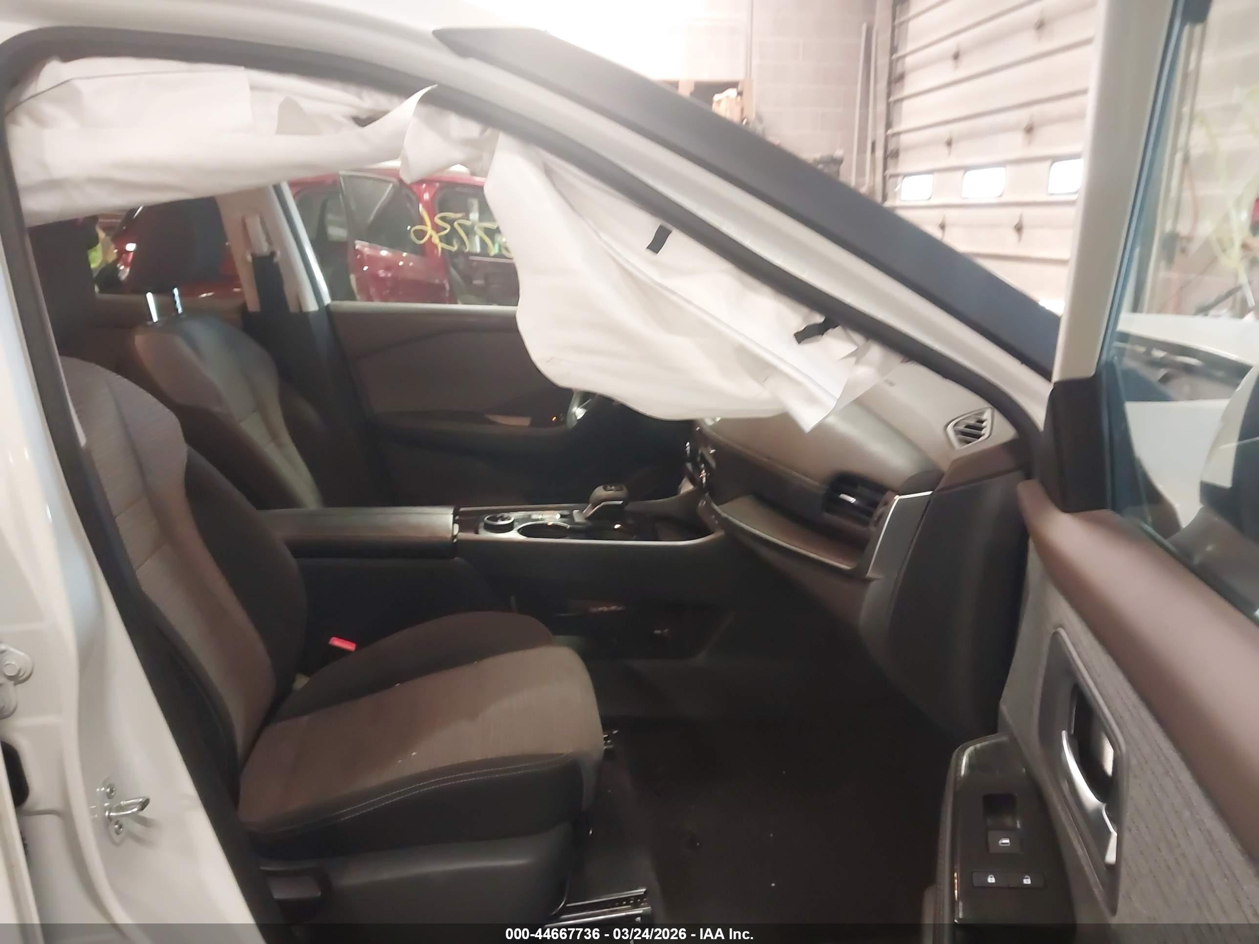NISSAN ROGUE image 5