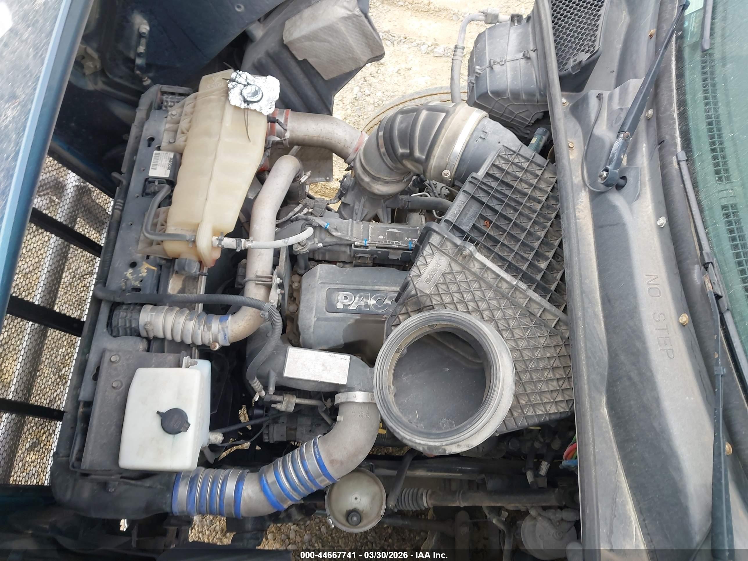 PETERBILT 579 image 10