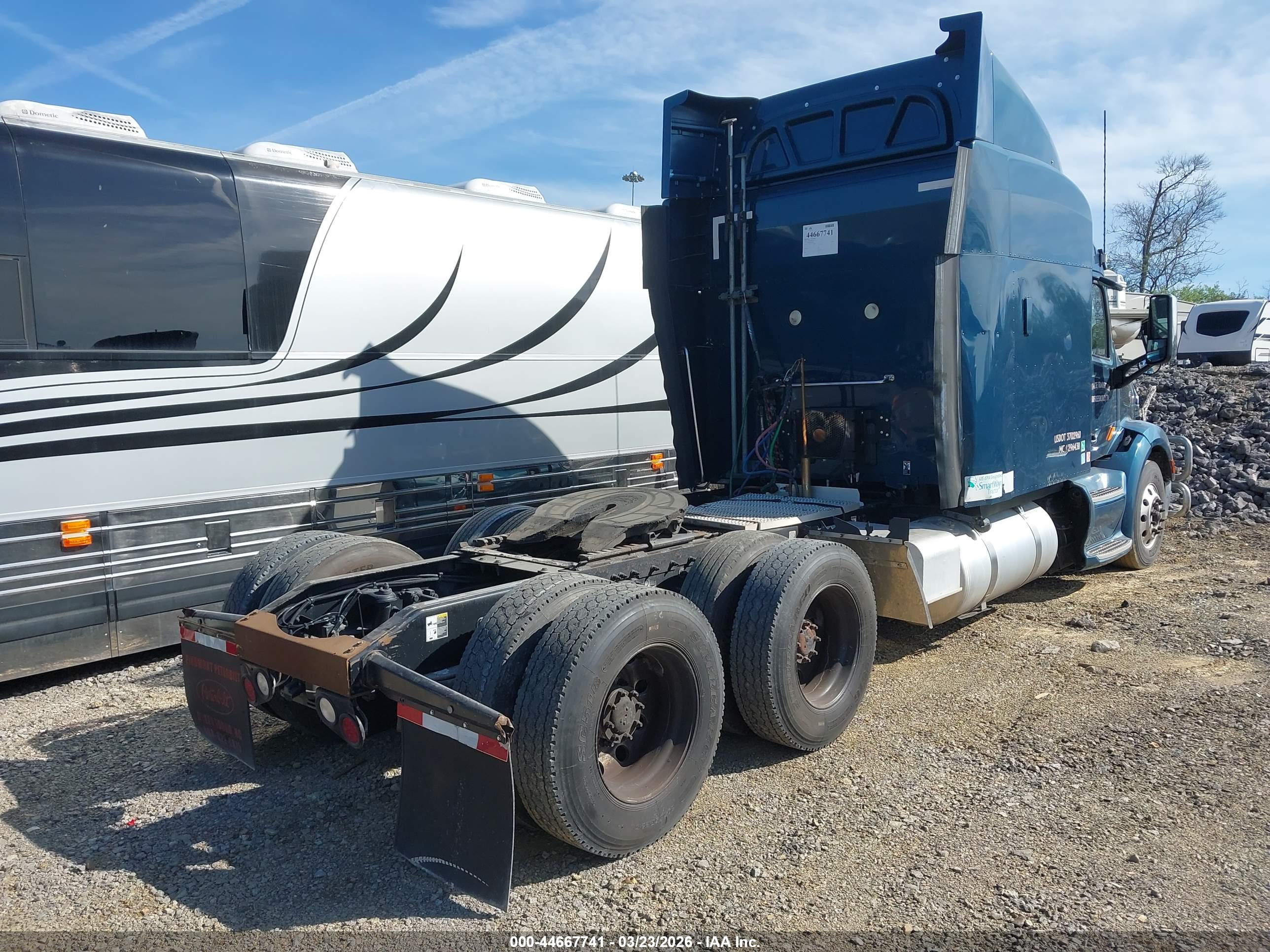 PETERBILT 579 image 4