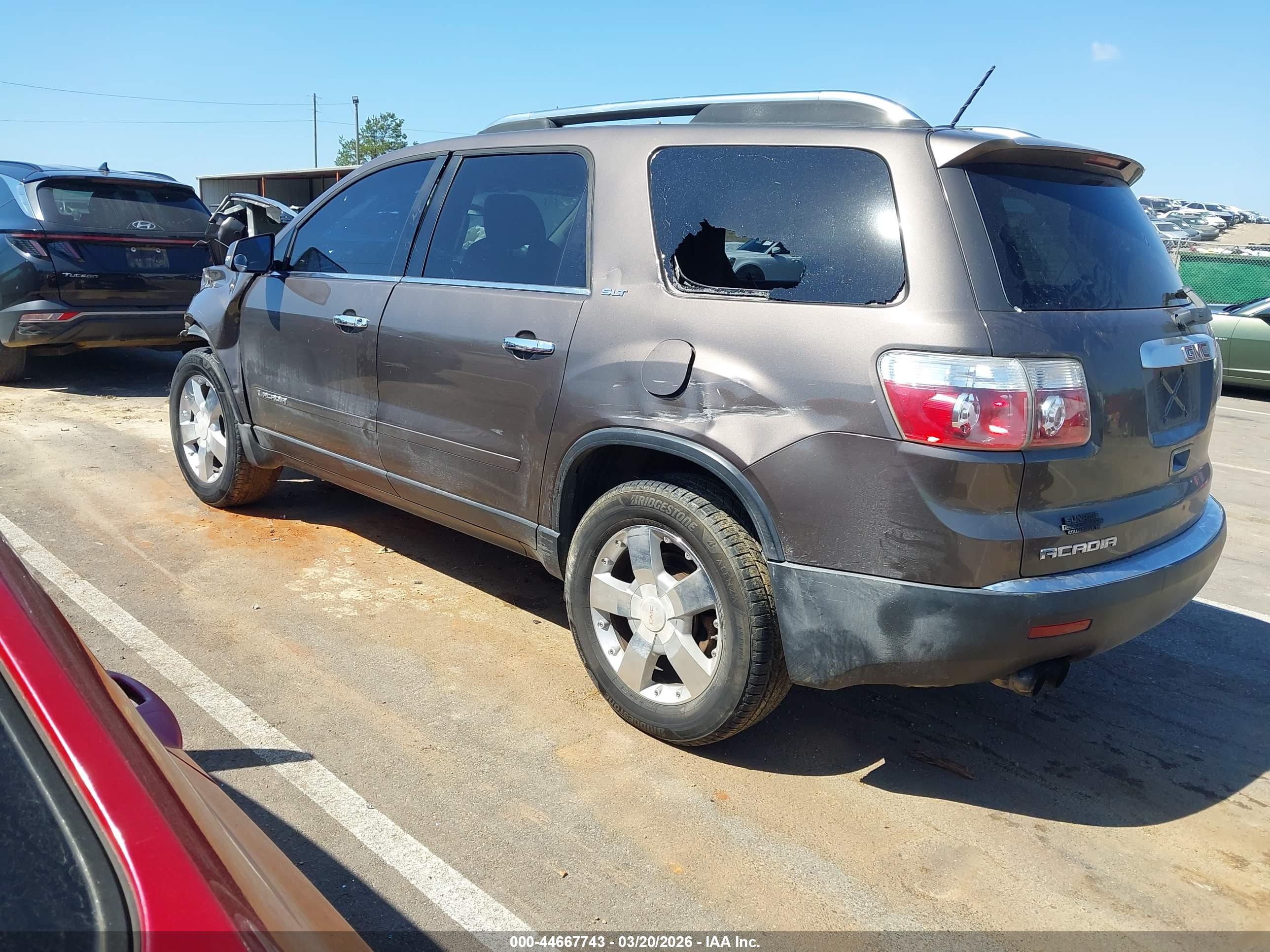 GMC ACADIA image 3