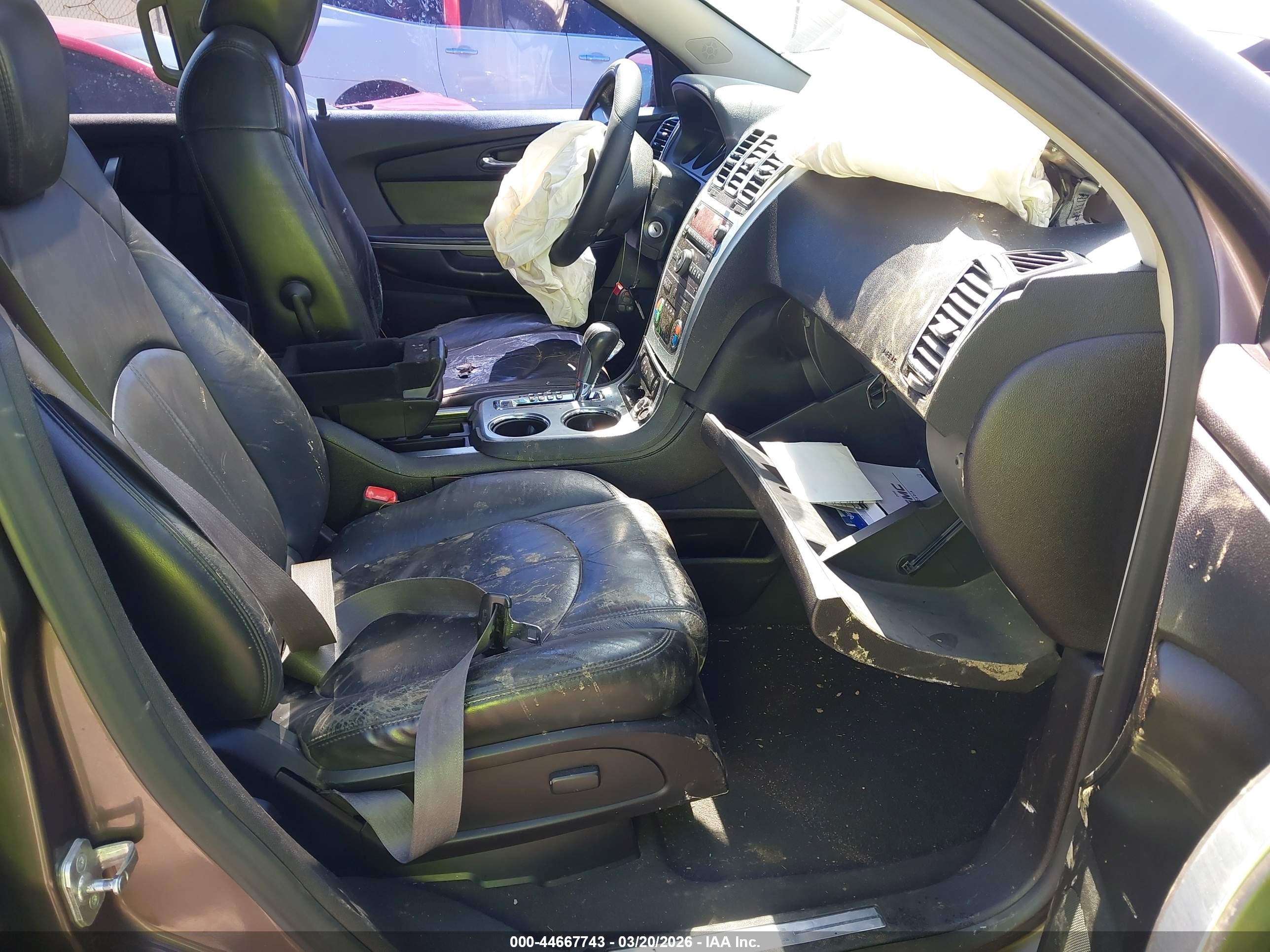 GMC ACADIA image 5