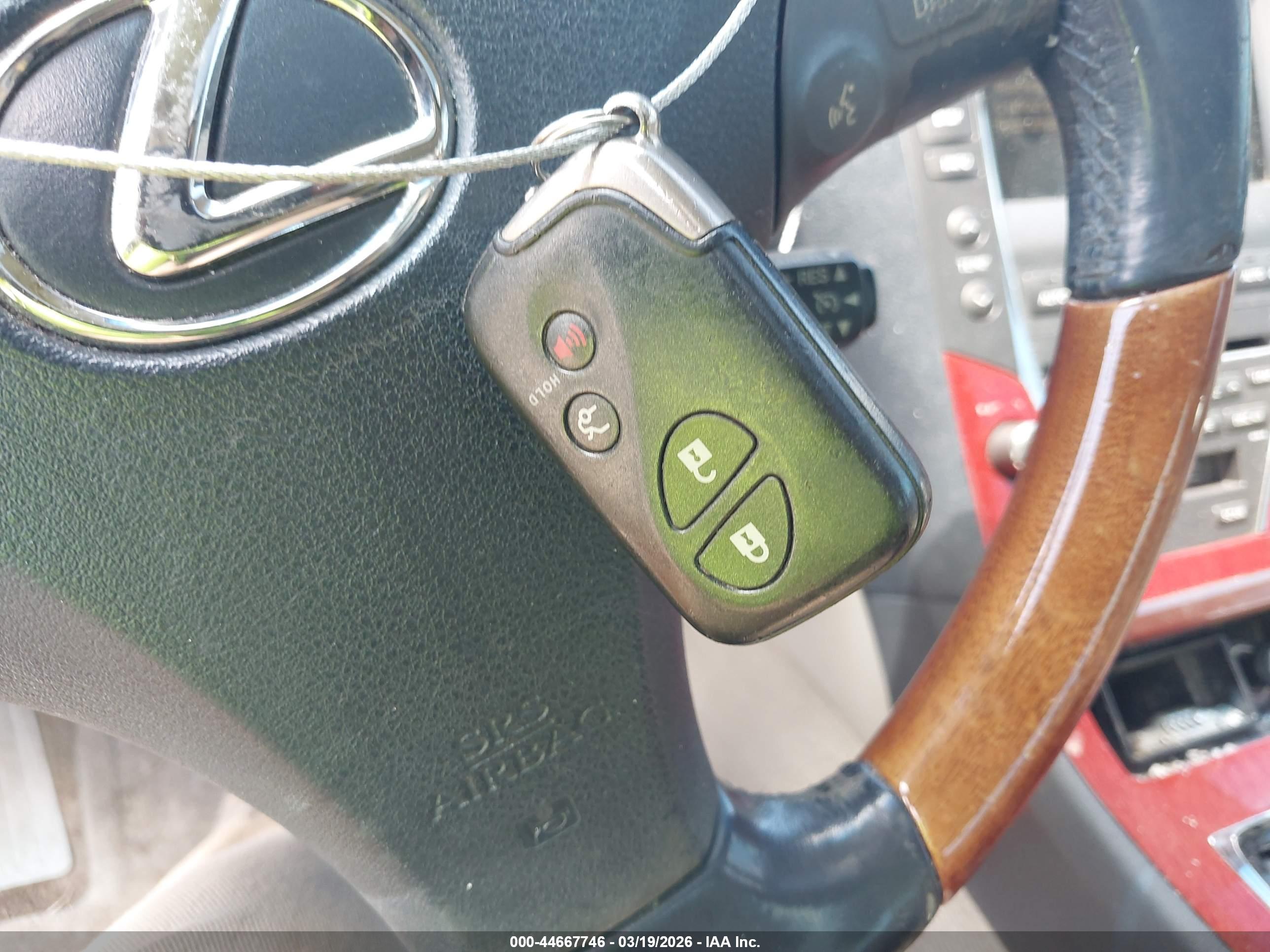 LEXUS ES image 11