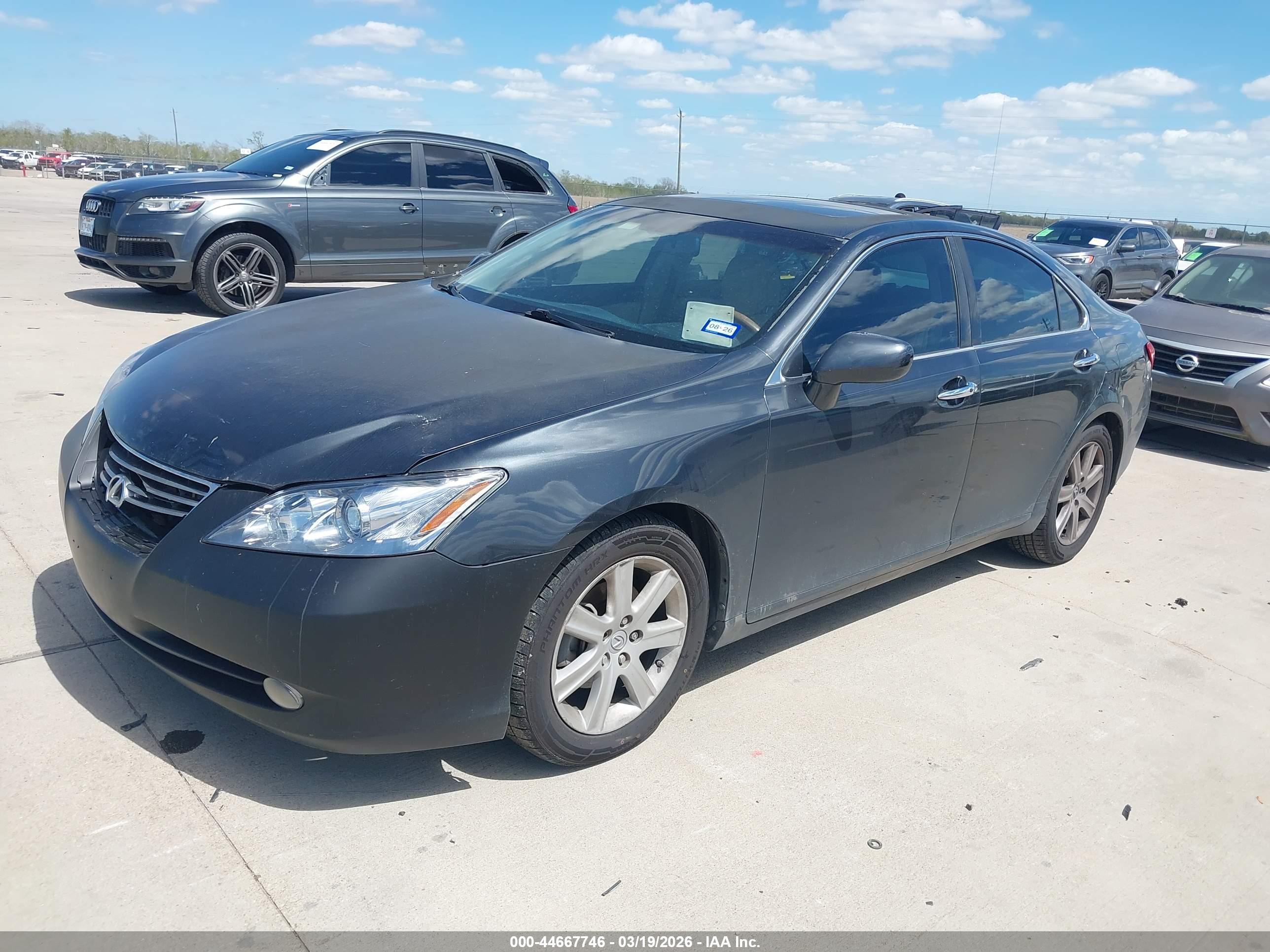 LEXUS ES image 2