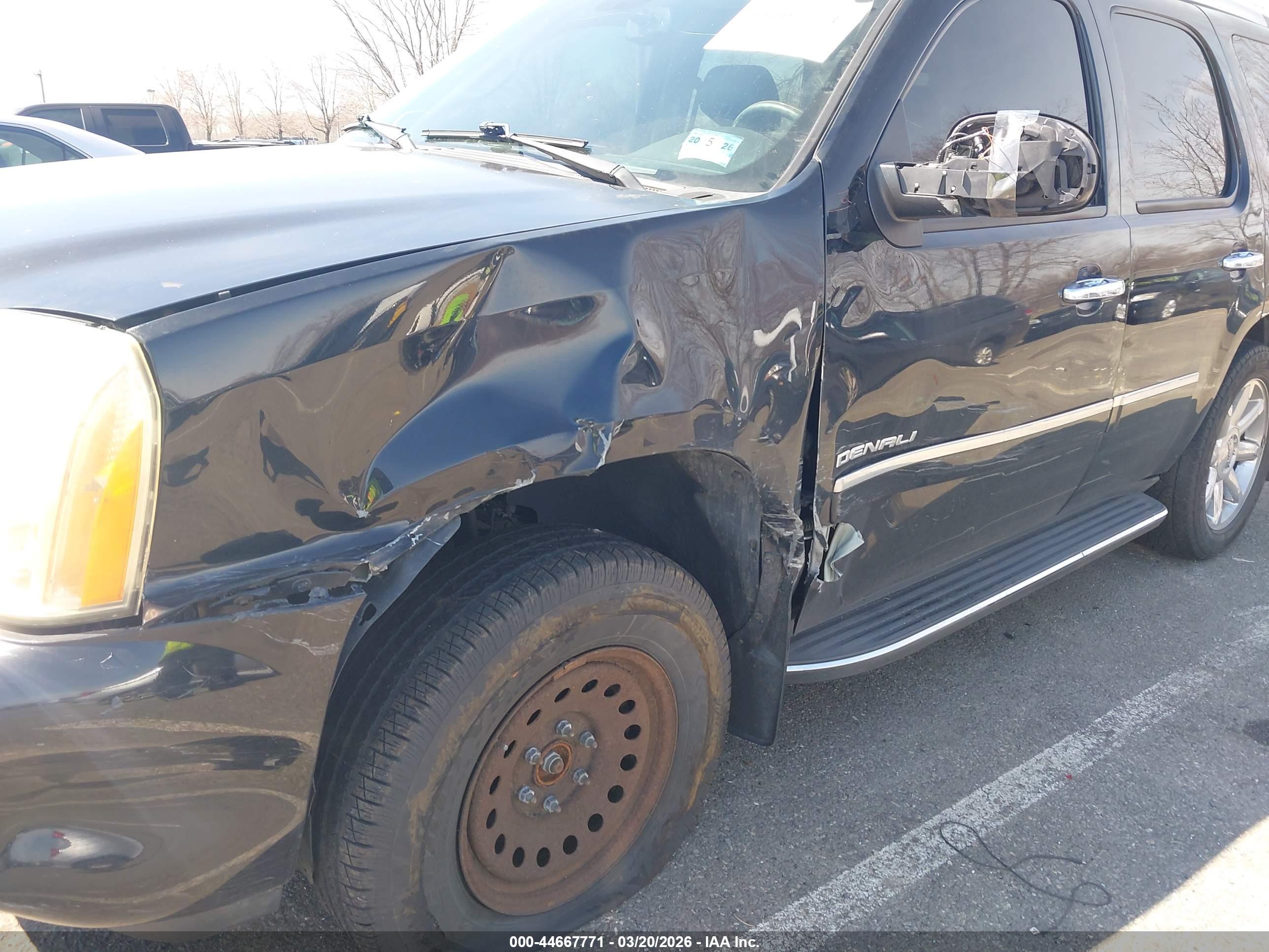 GMC YUKON image 6