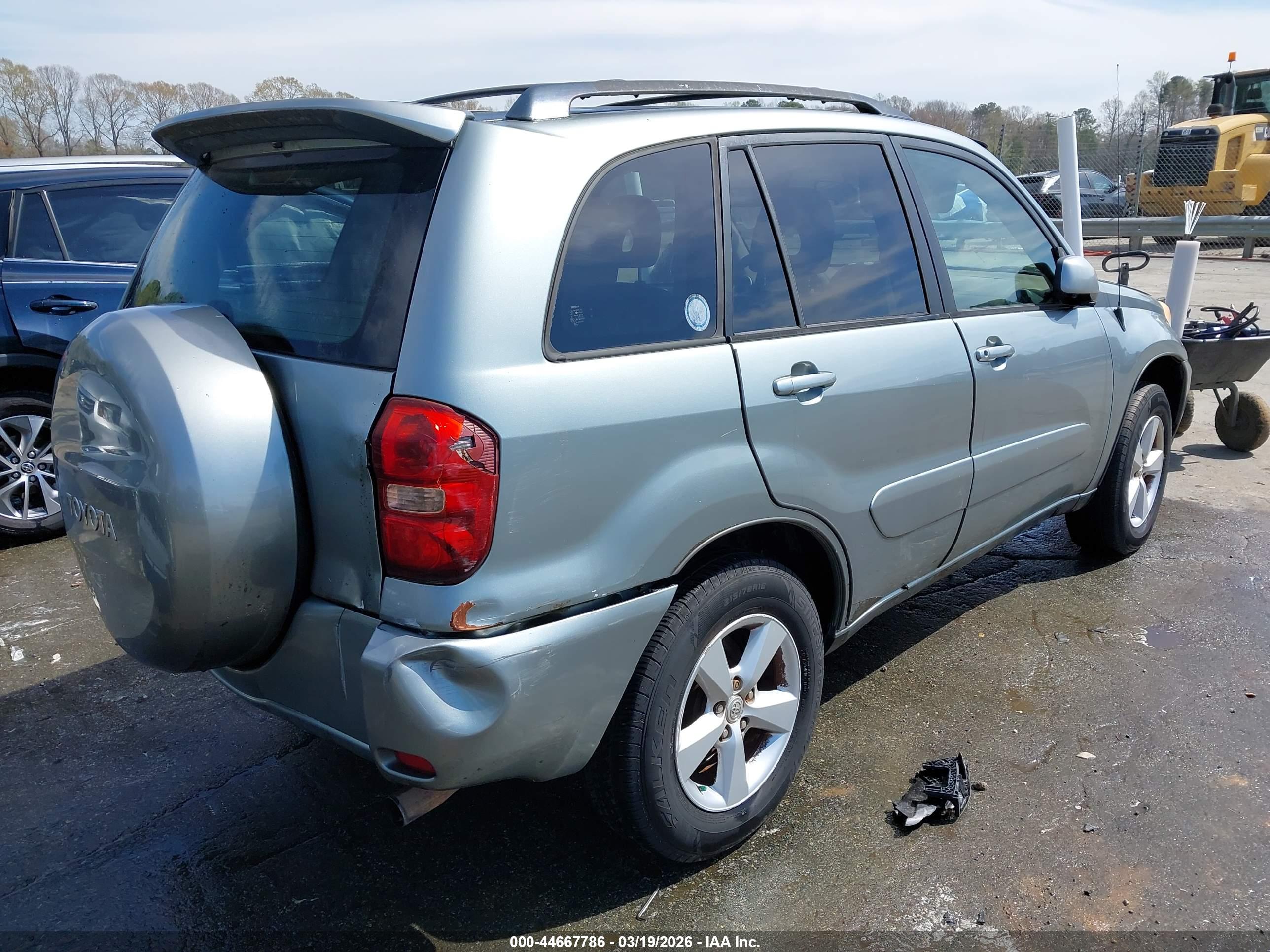 TOYOTA RAV4 image 4
