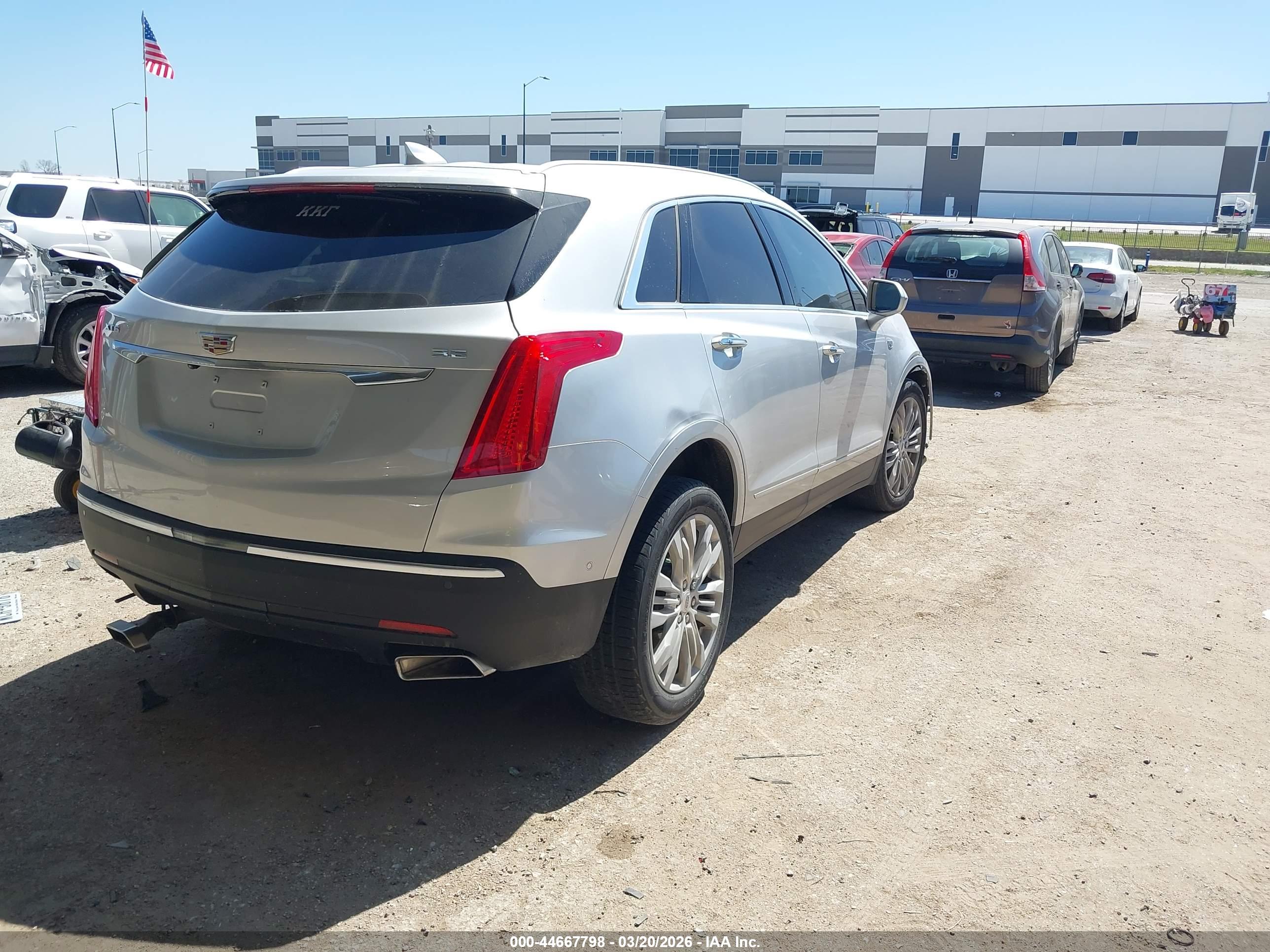 CADILLAC XT5 image 4