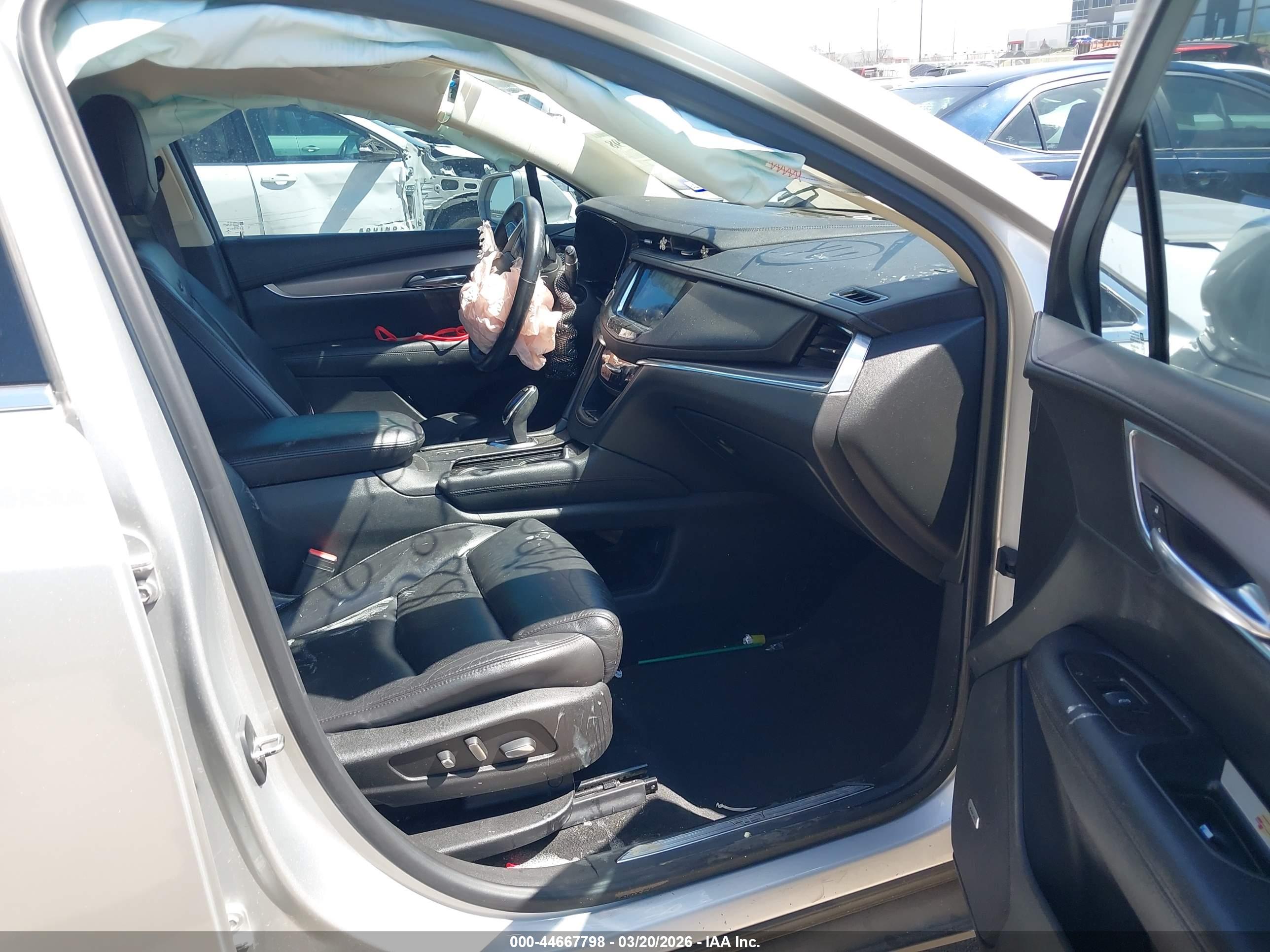 CADILLAC XT5 image 5