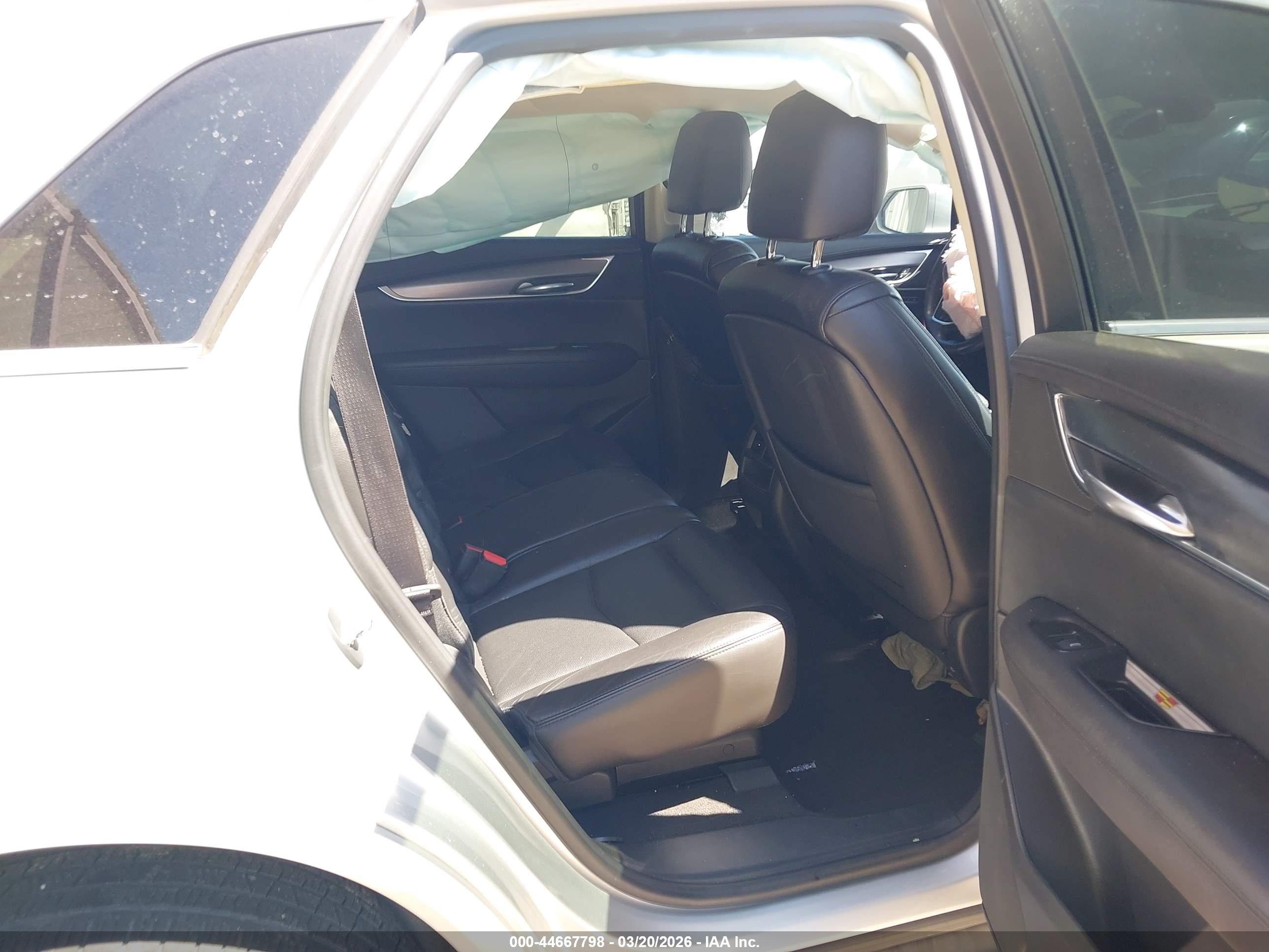 CADILLAC XT5 image 8