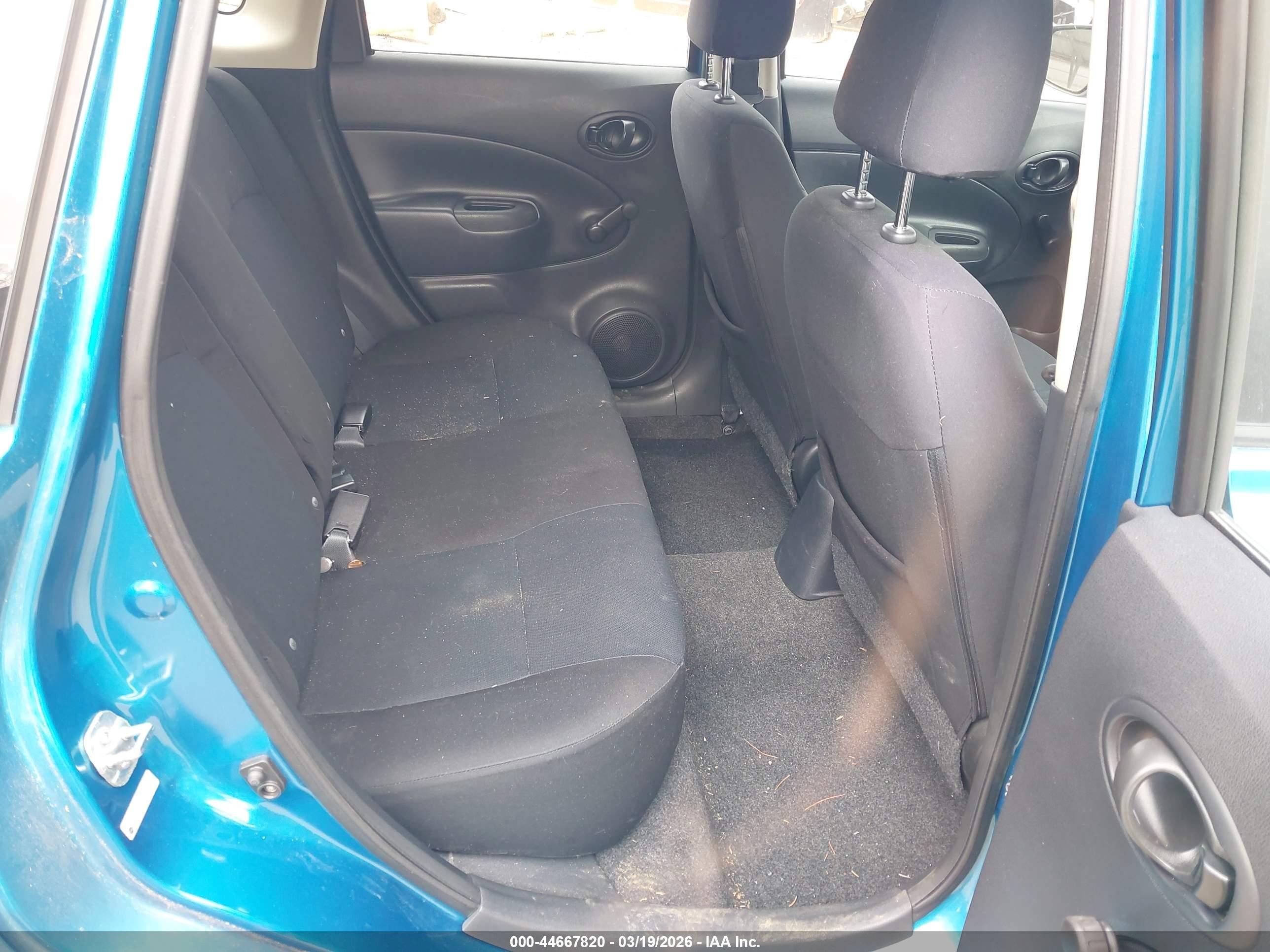 NISSAN VERSA image 8