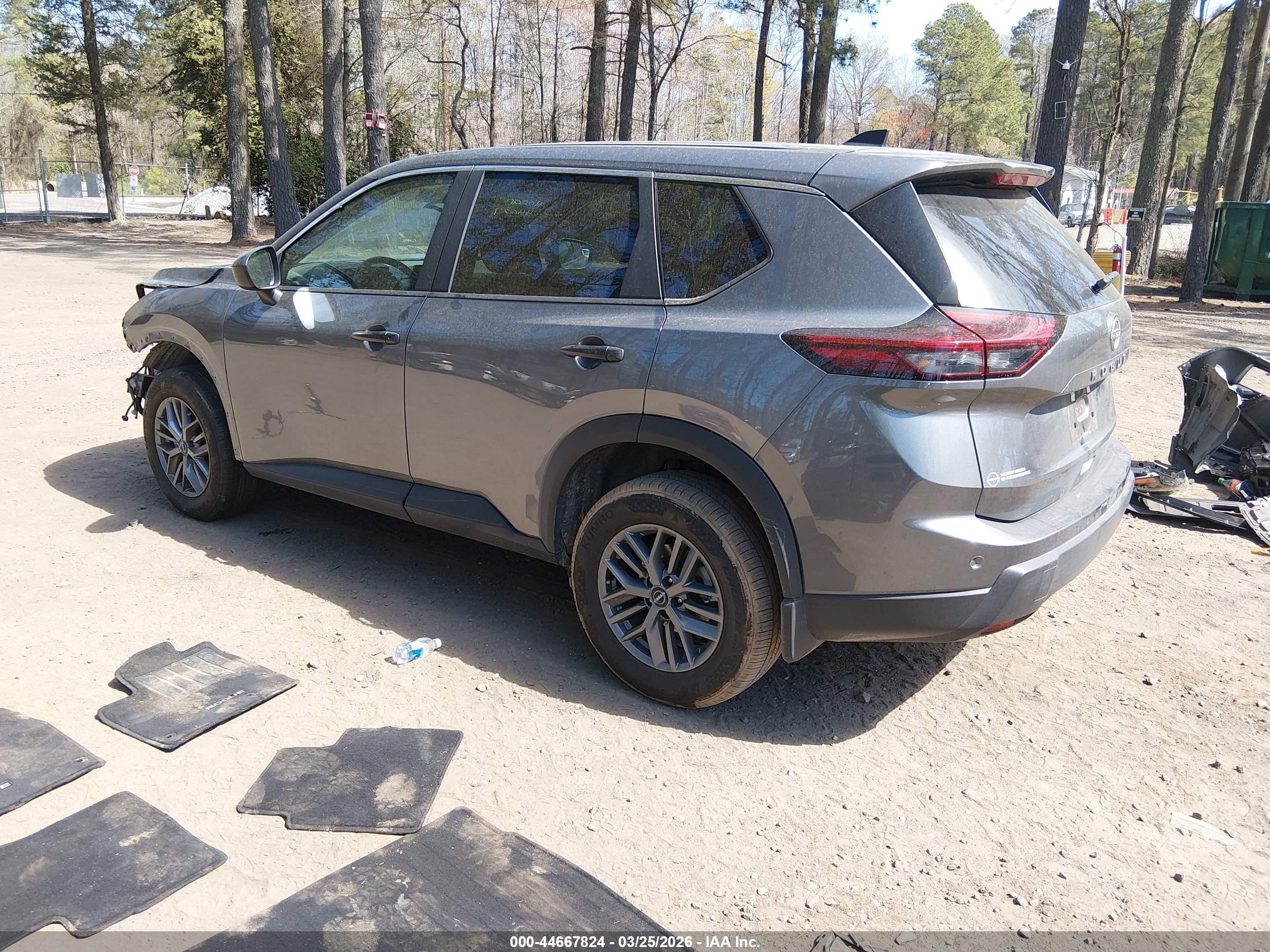 NISSAN ROGUE image 3