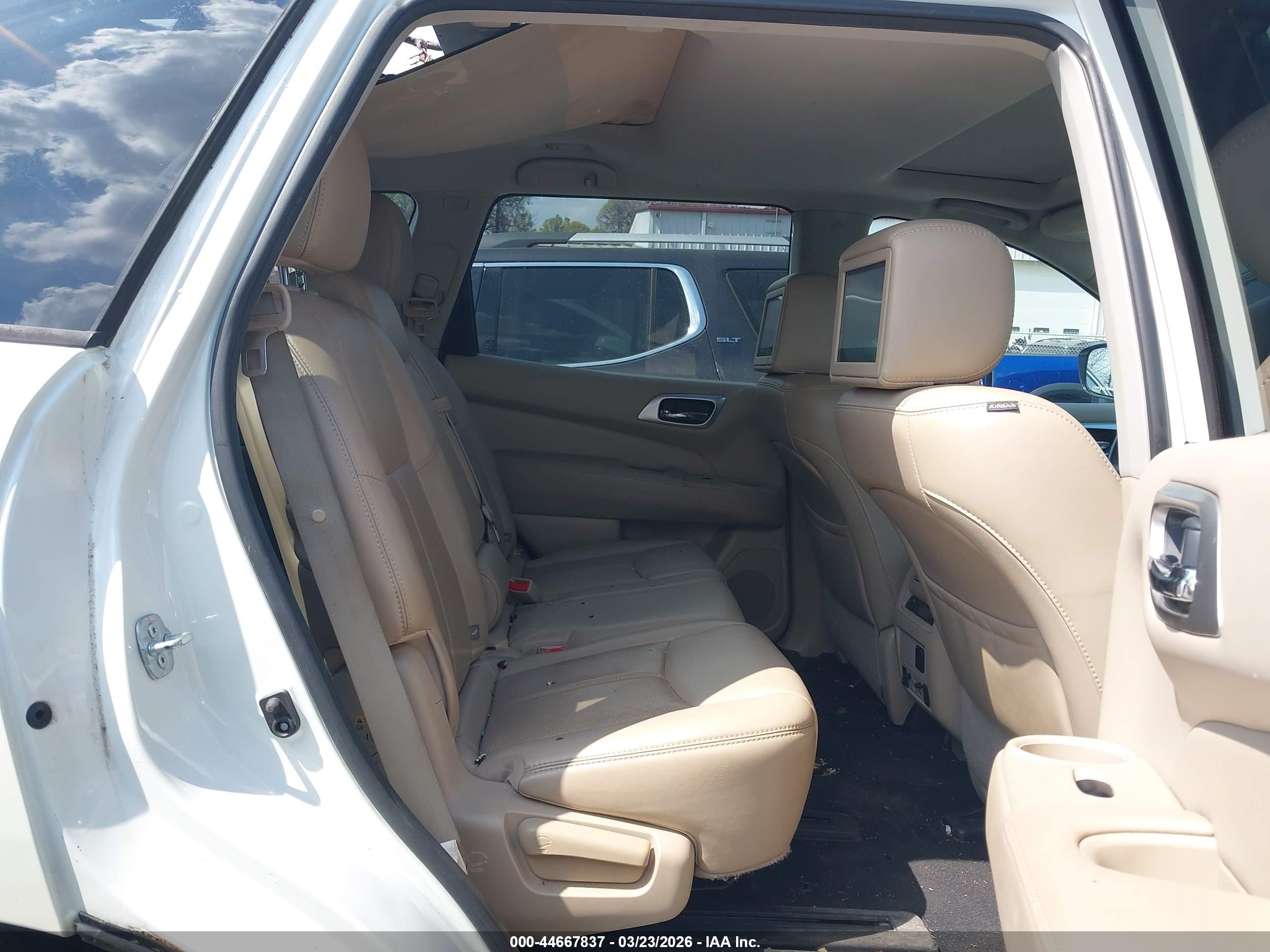 NISSAN PATHFINDER image 8