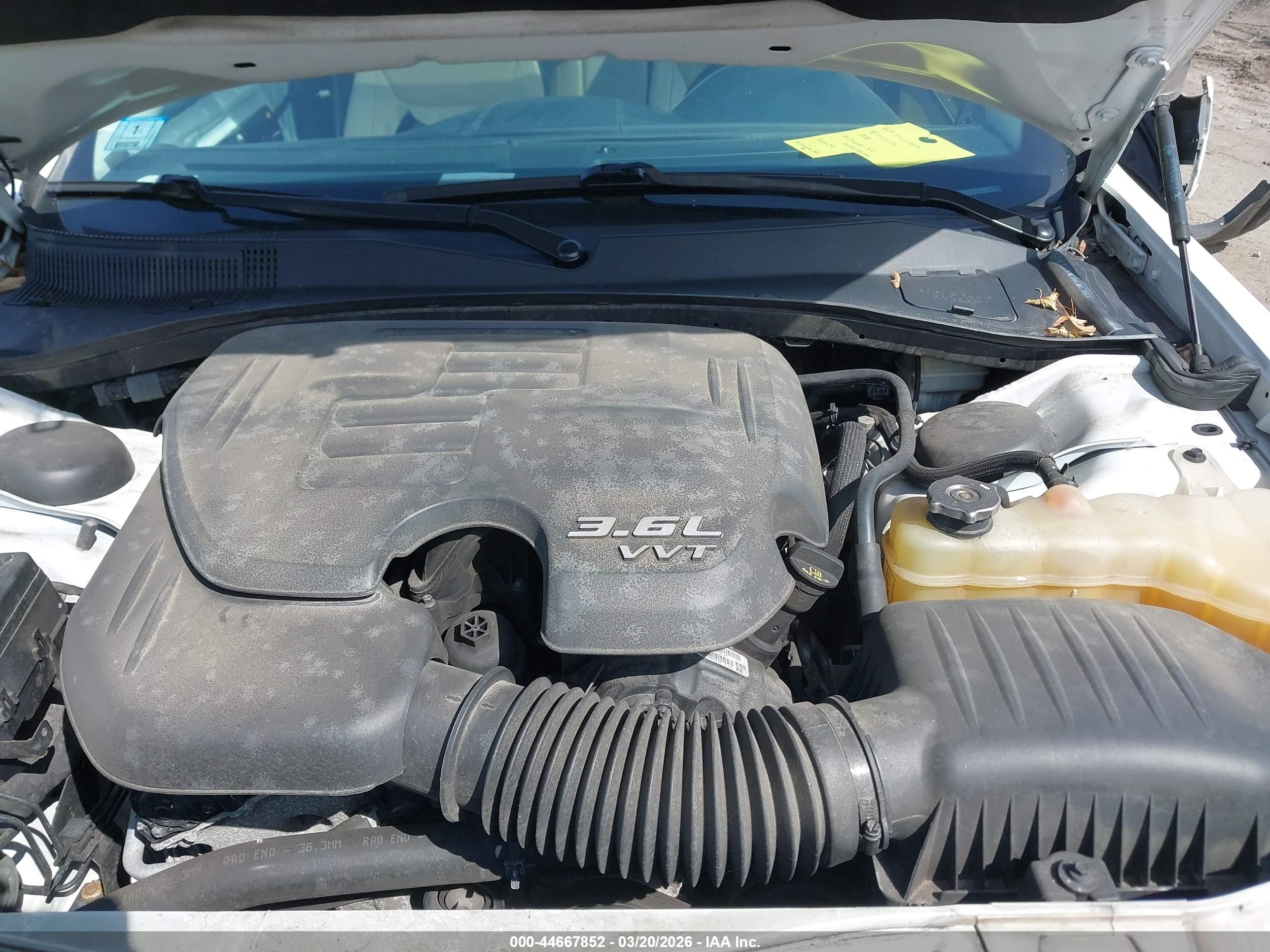 CHRYSLER 300C image 10