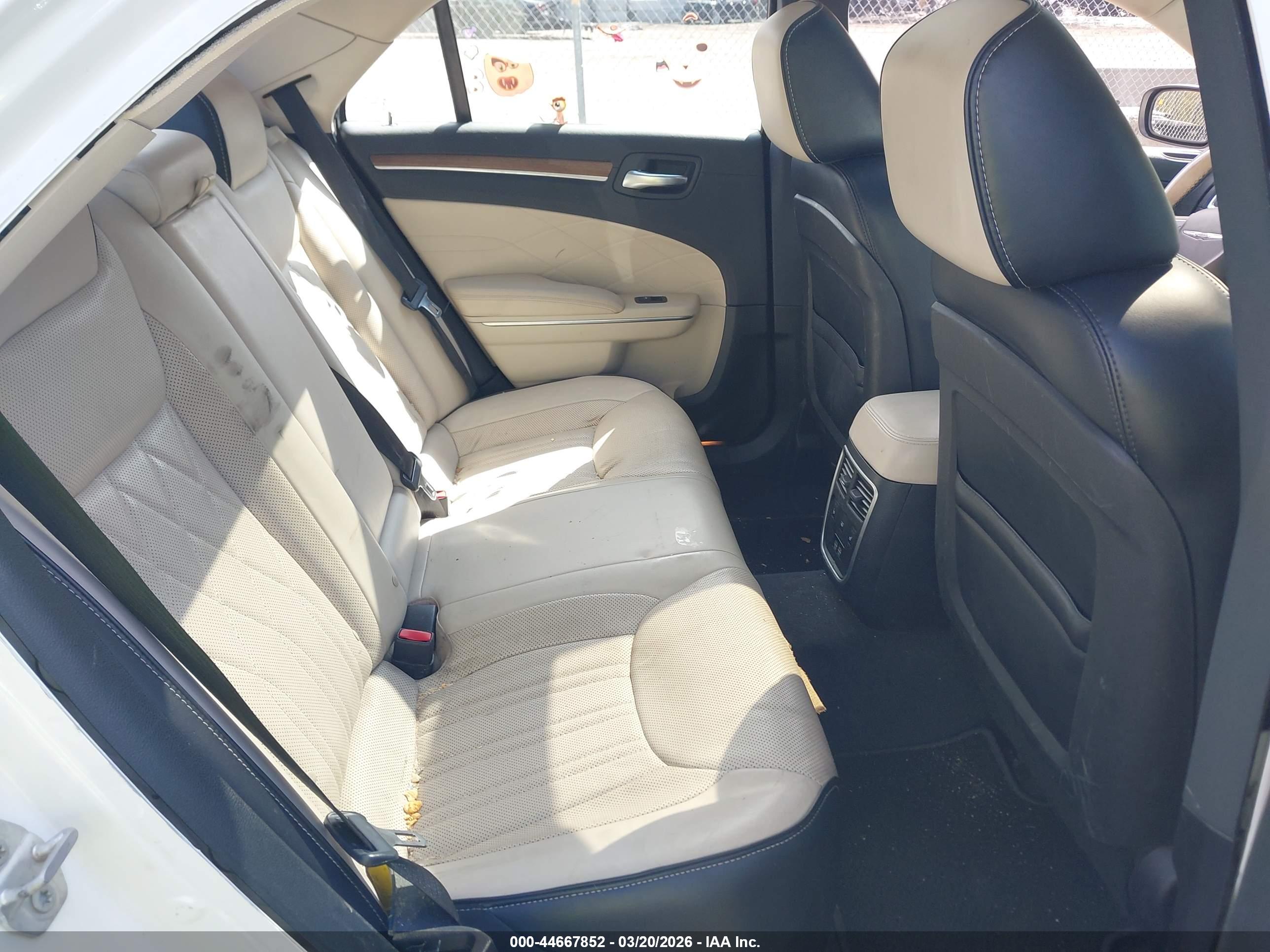 CHRYSLER 300C image 8