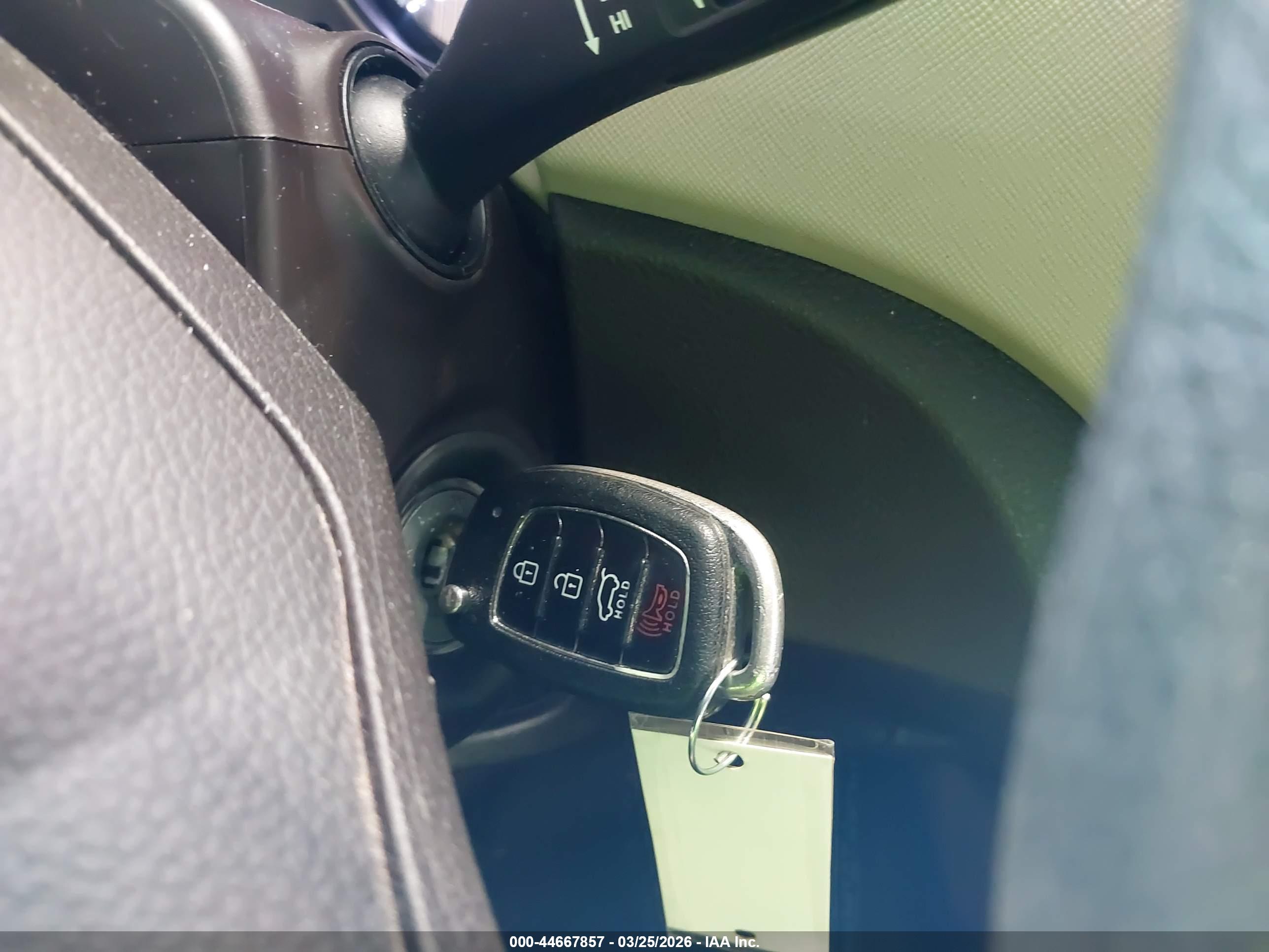 HYUNDAI SANTA image 11