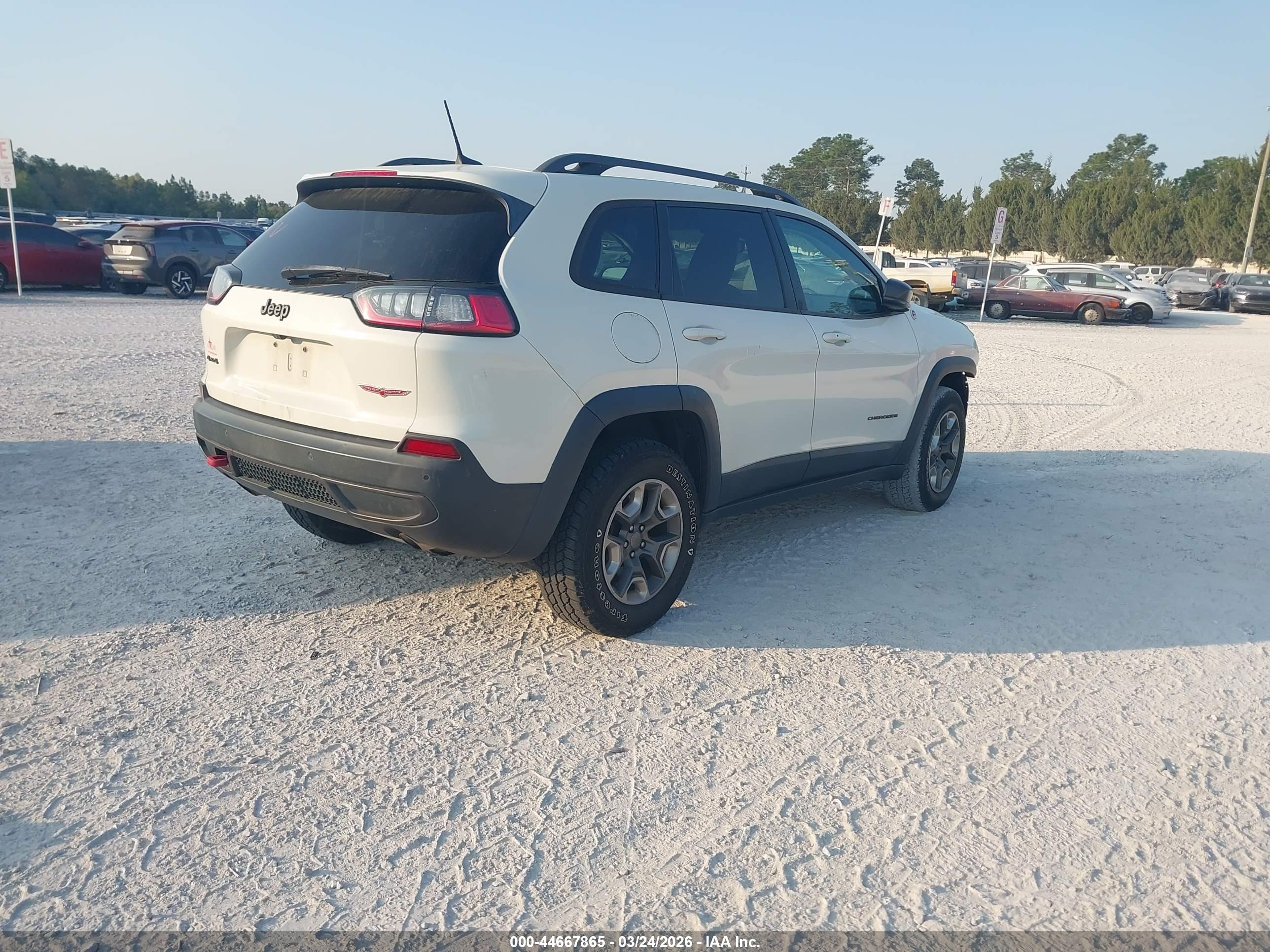 JEEP CHEROKEE image 4