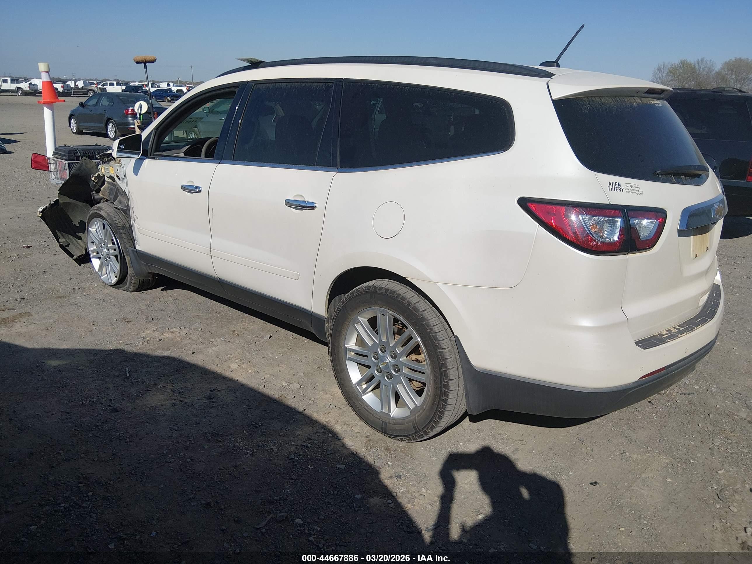 CHEVROLET TRAVERSE image 3